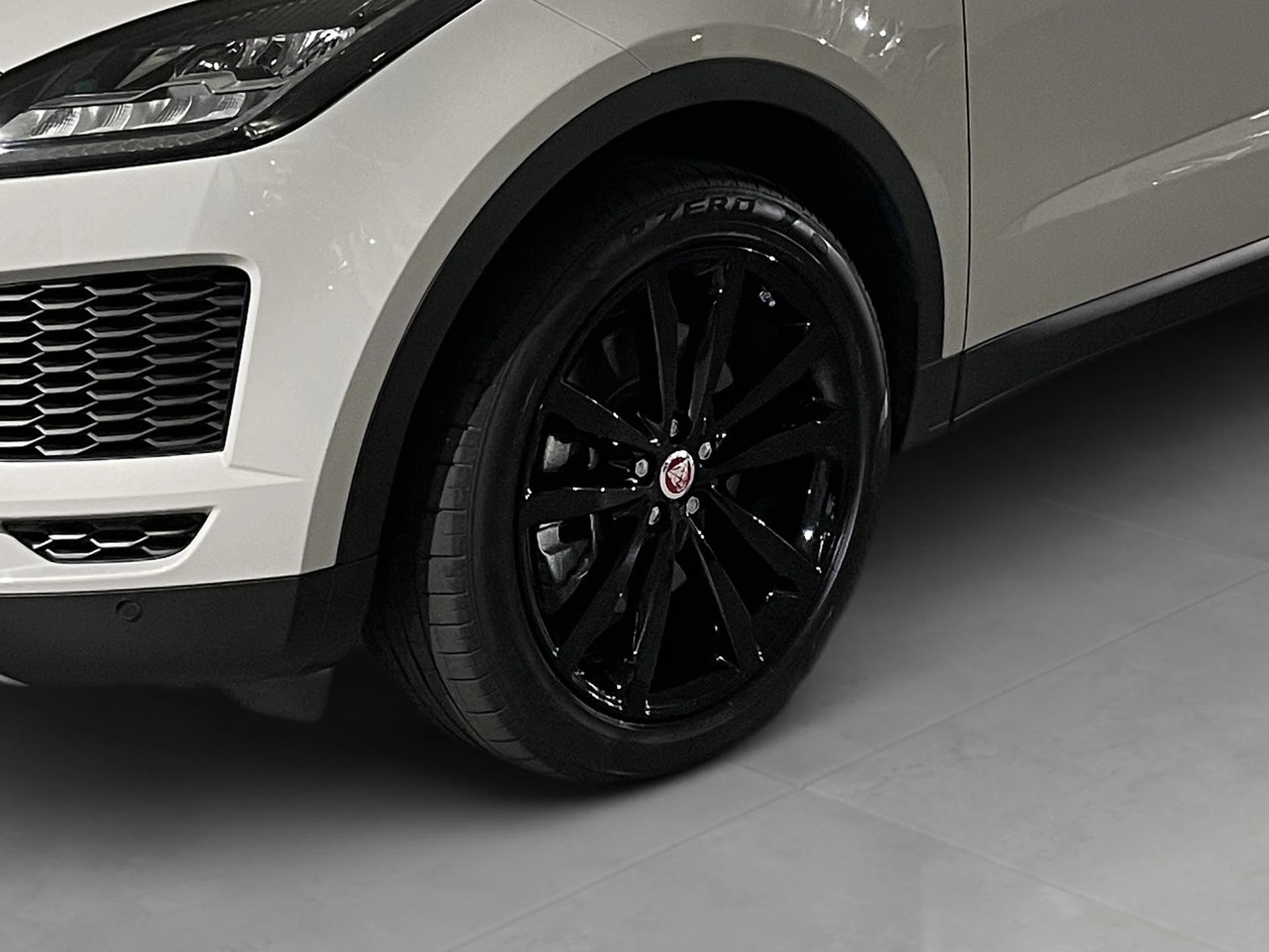 Jaguar-E-PACE-image-19