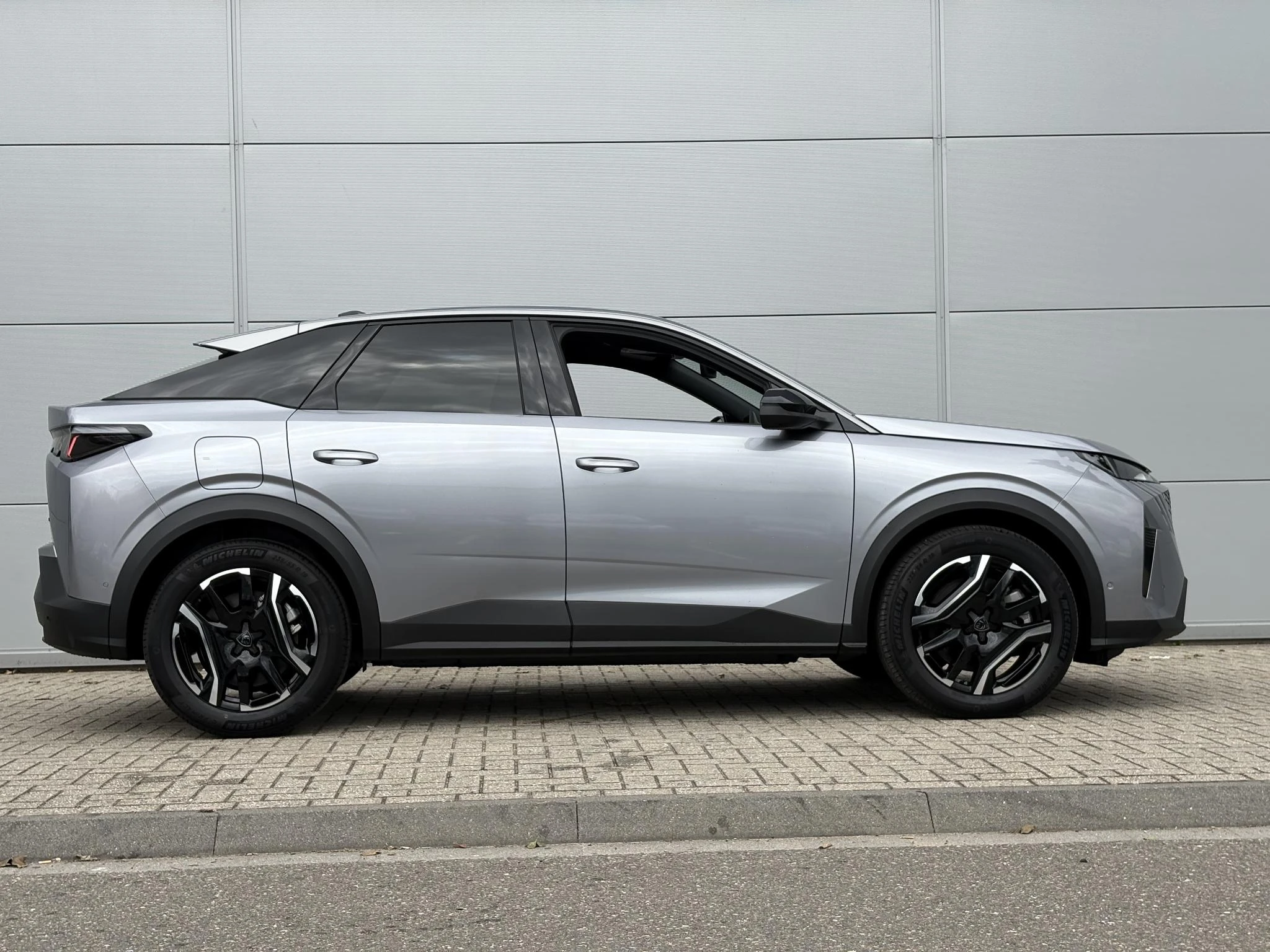 Peugeot 3008 1.6 plug-in Hybrid 195 Allure