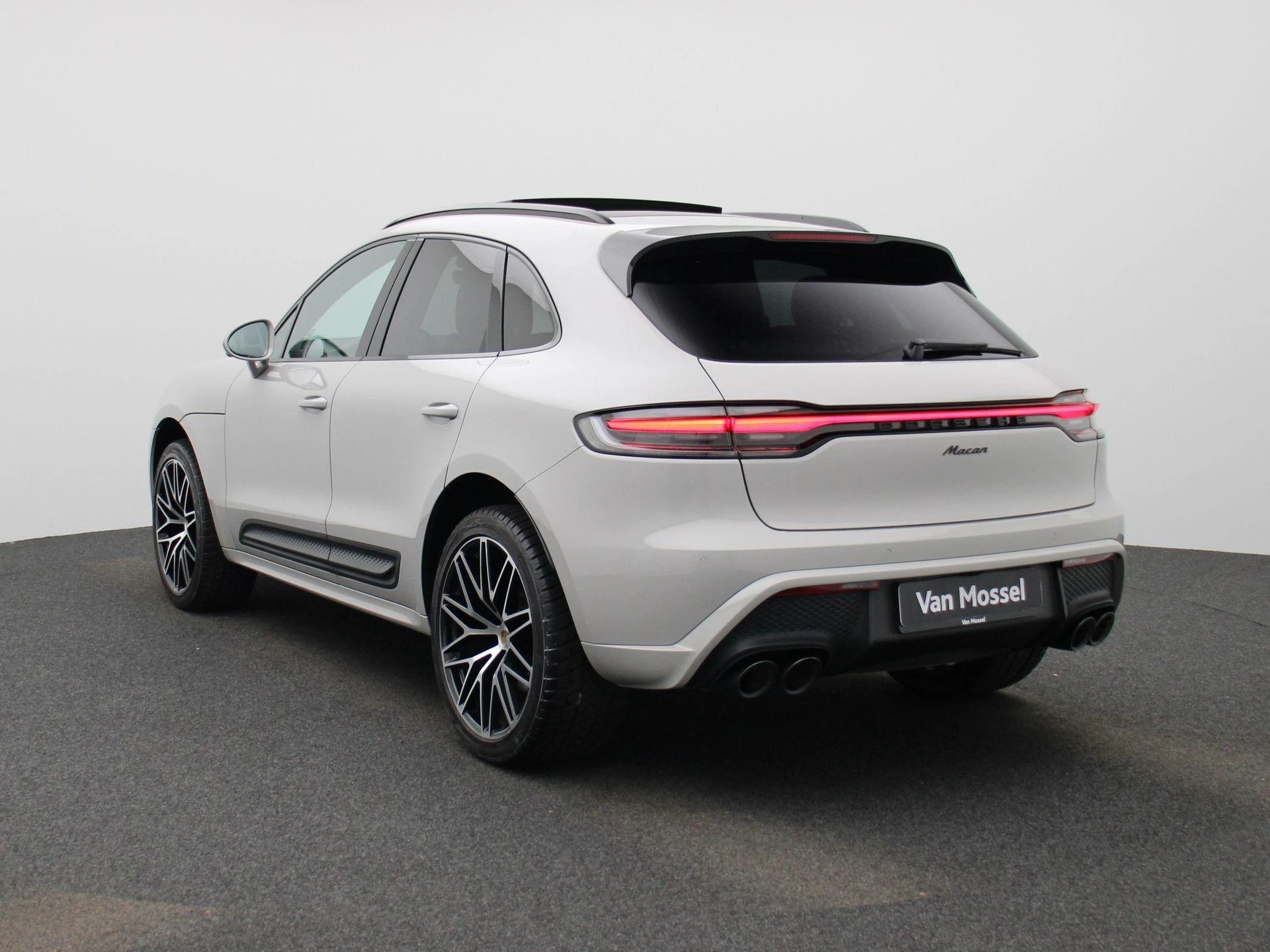 Porsche-Macan-image-1