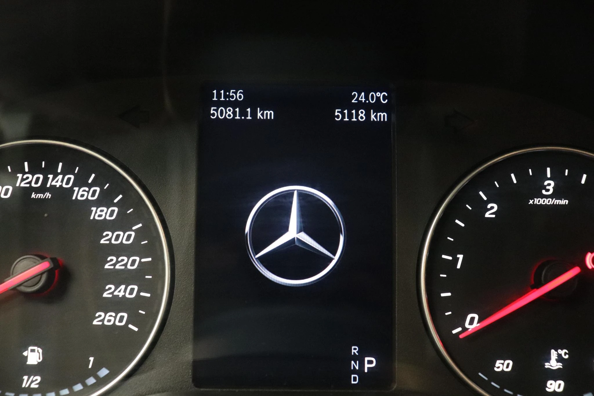 Mercedes-Benz-Vito-image-15