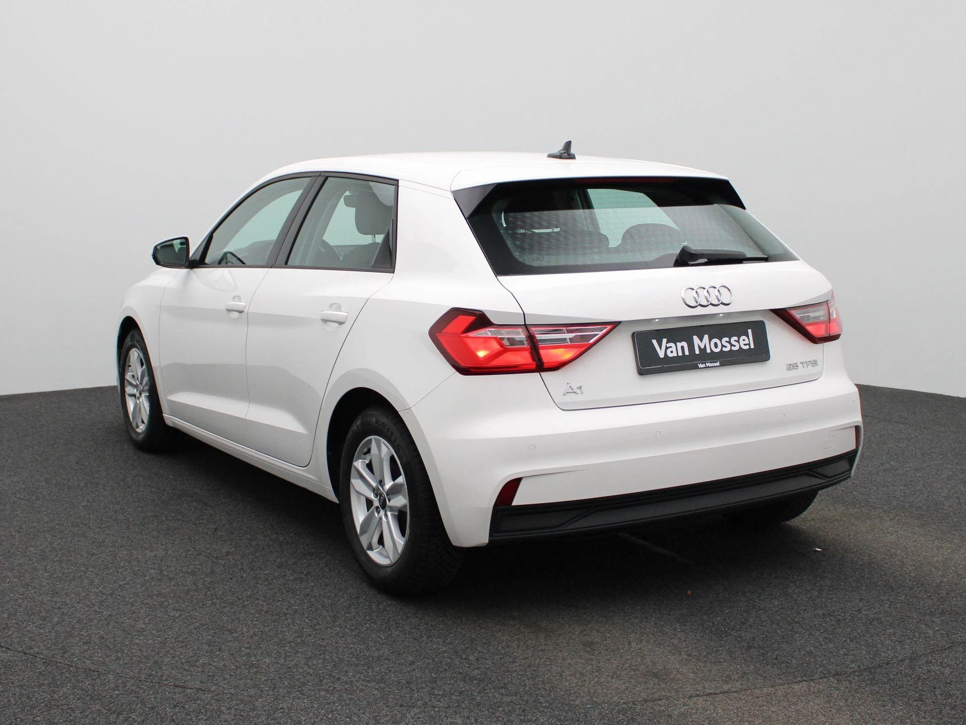 Audi-A1 Sportback-image-2