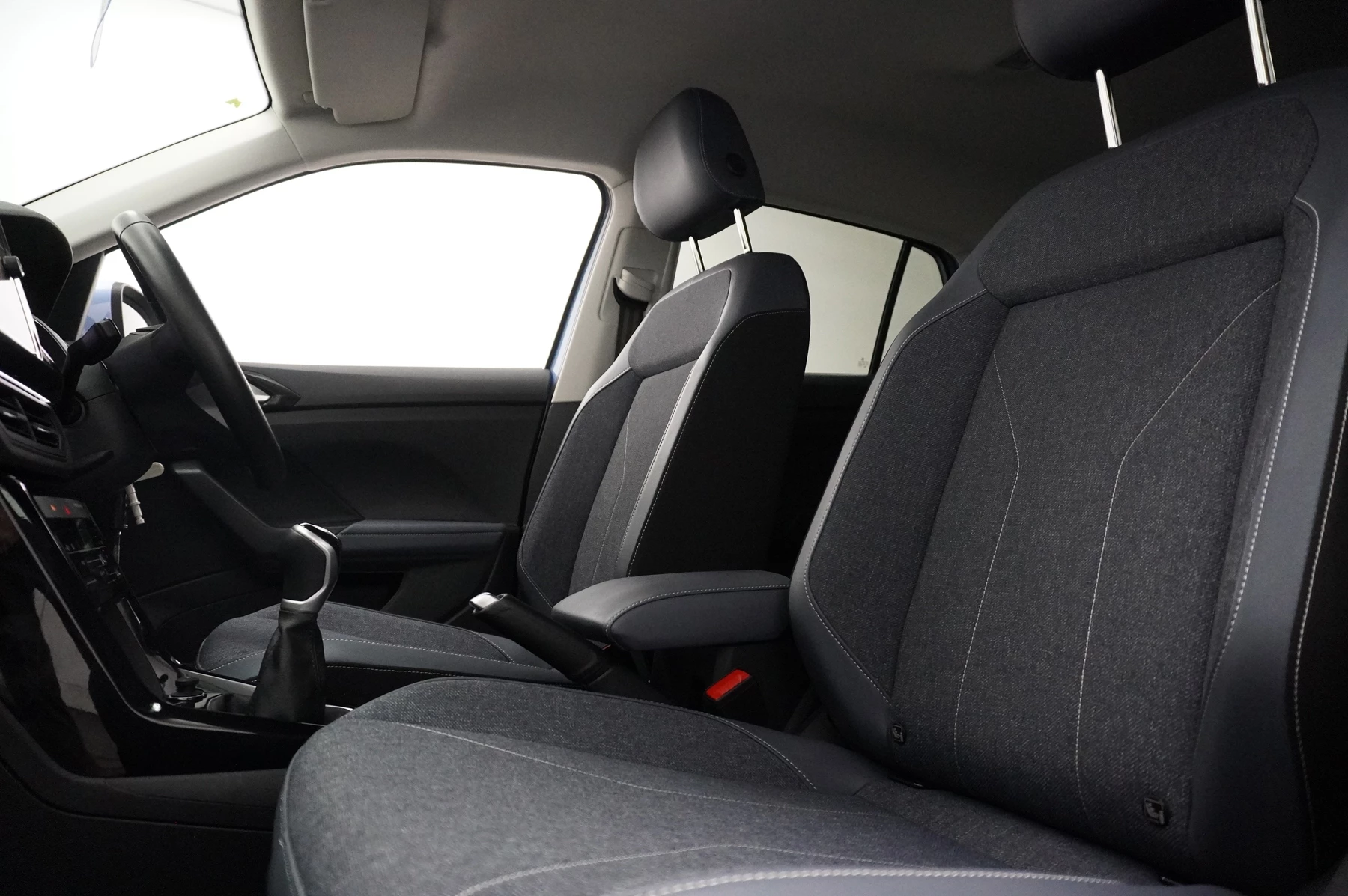 Volkswagen-T-Cross-image-10