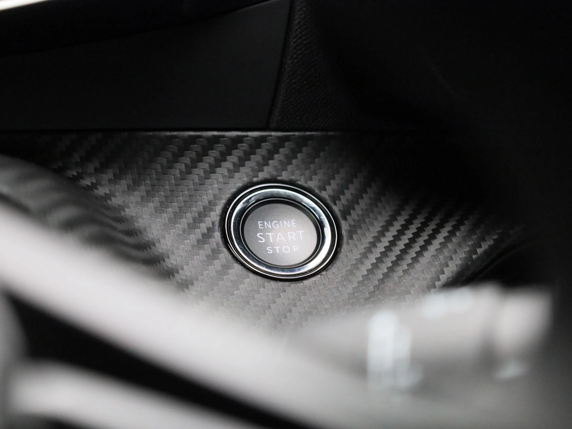 Peugeot-e-2008-image-21