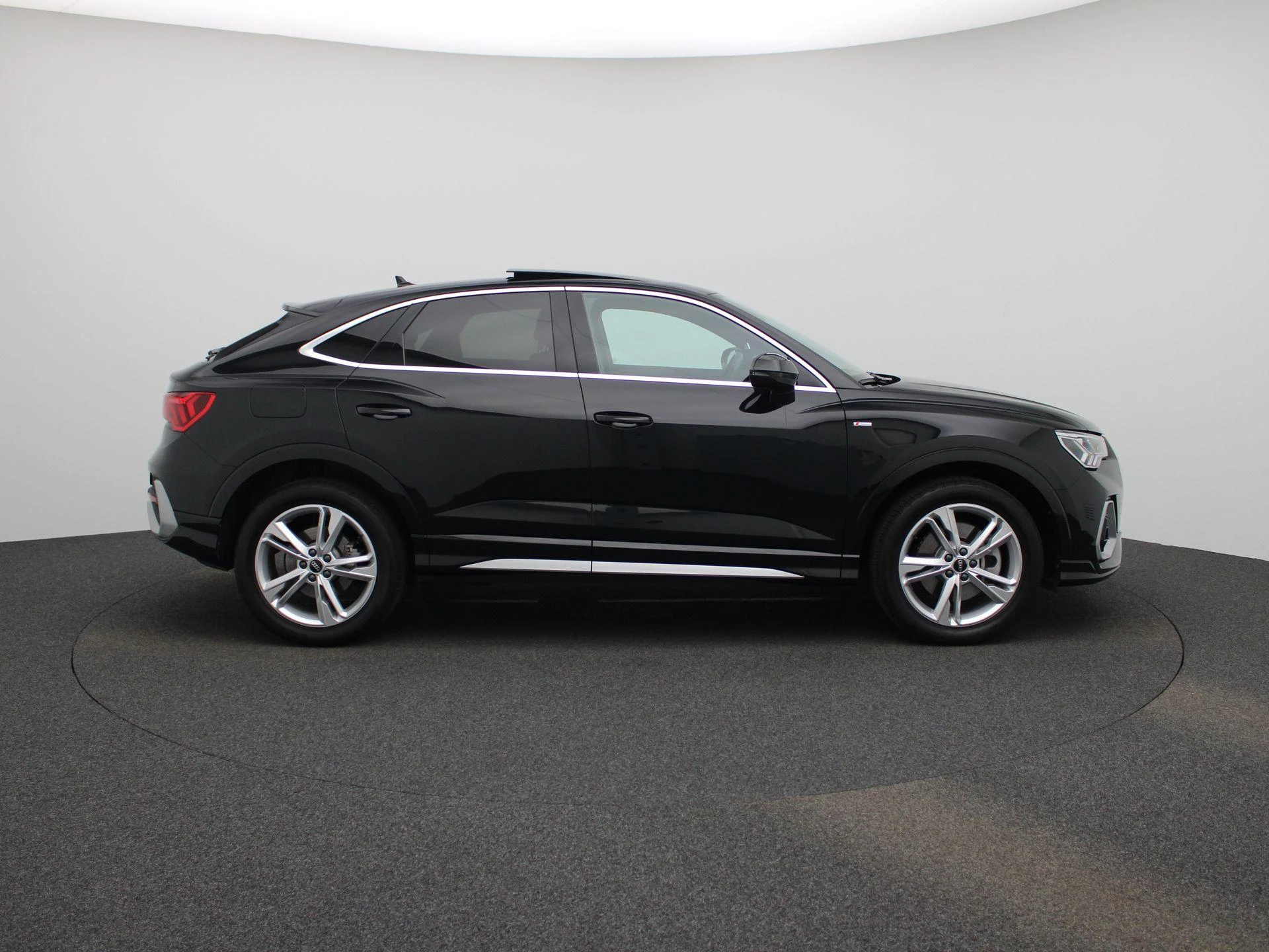 Audi-Q3-image-5