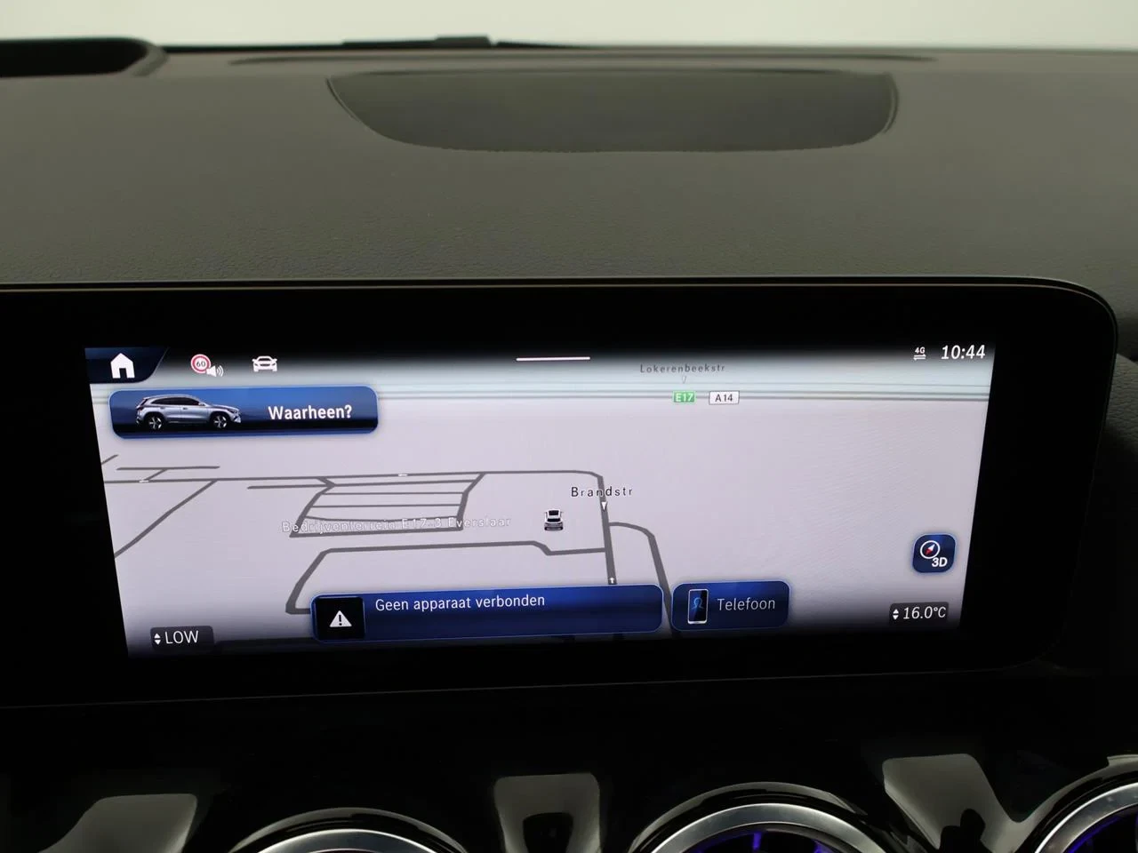 Mercedes-Benz-GLA-image-16