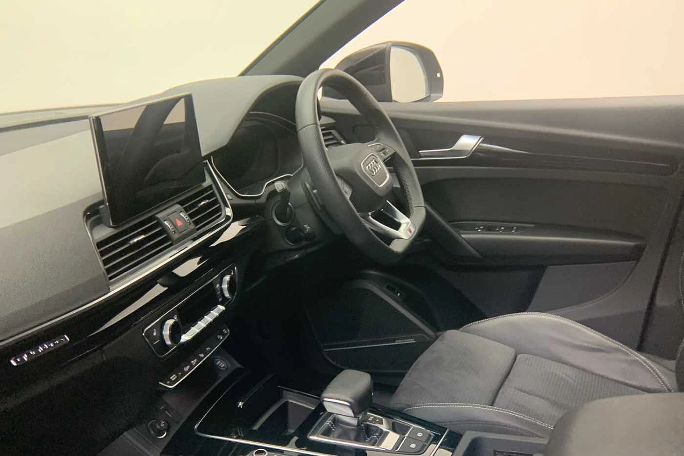 Audi-Q5-image-1