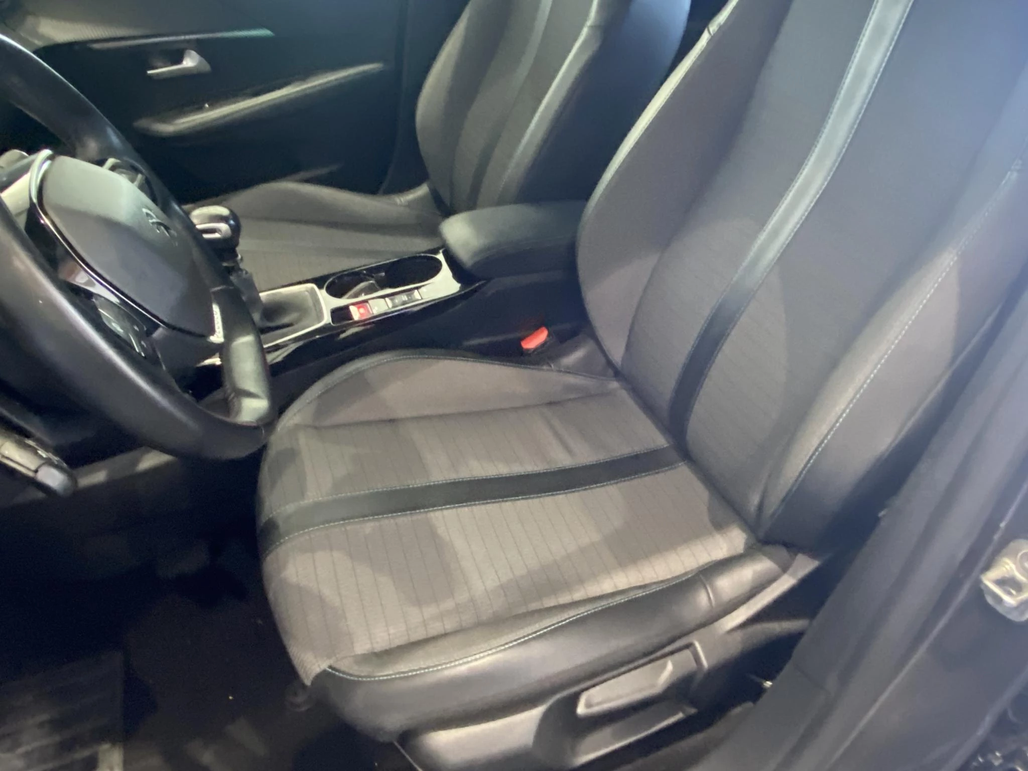 Peugeot-208-image-8