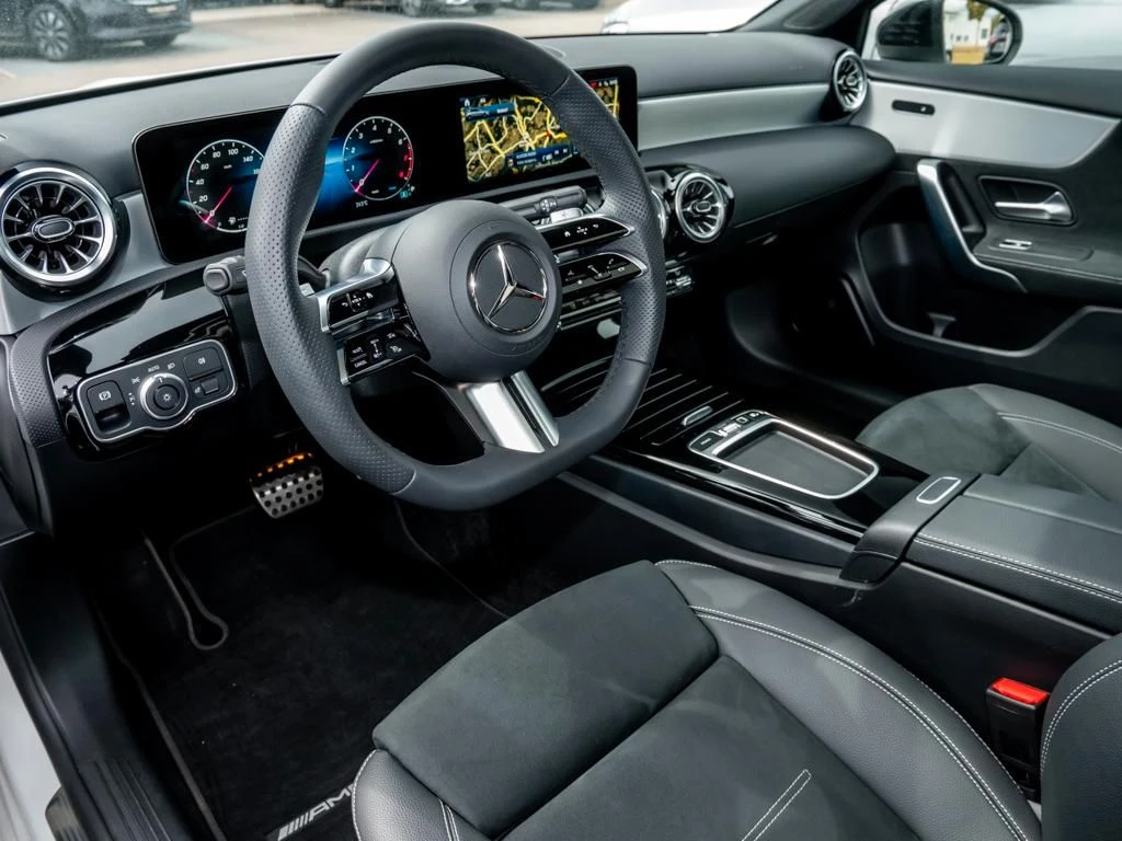 Mercedes-Benz-A-Klasse 180-image-8