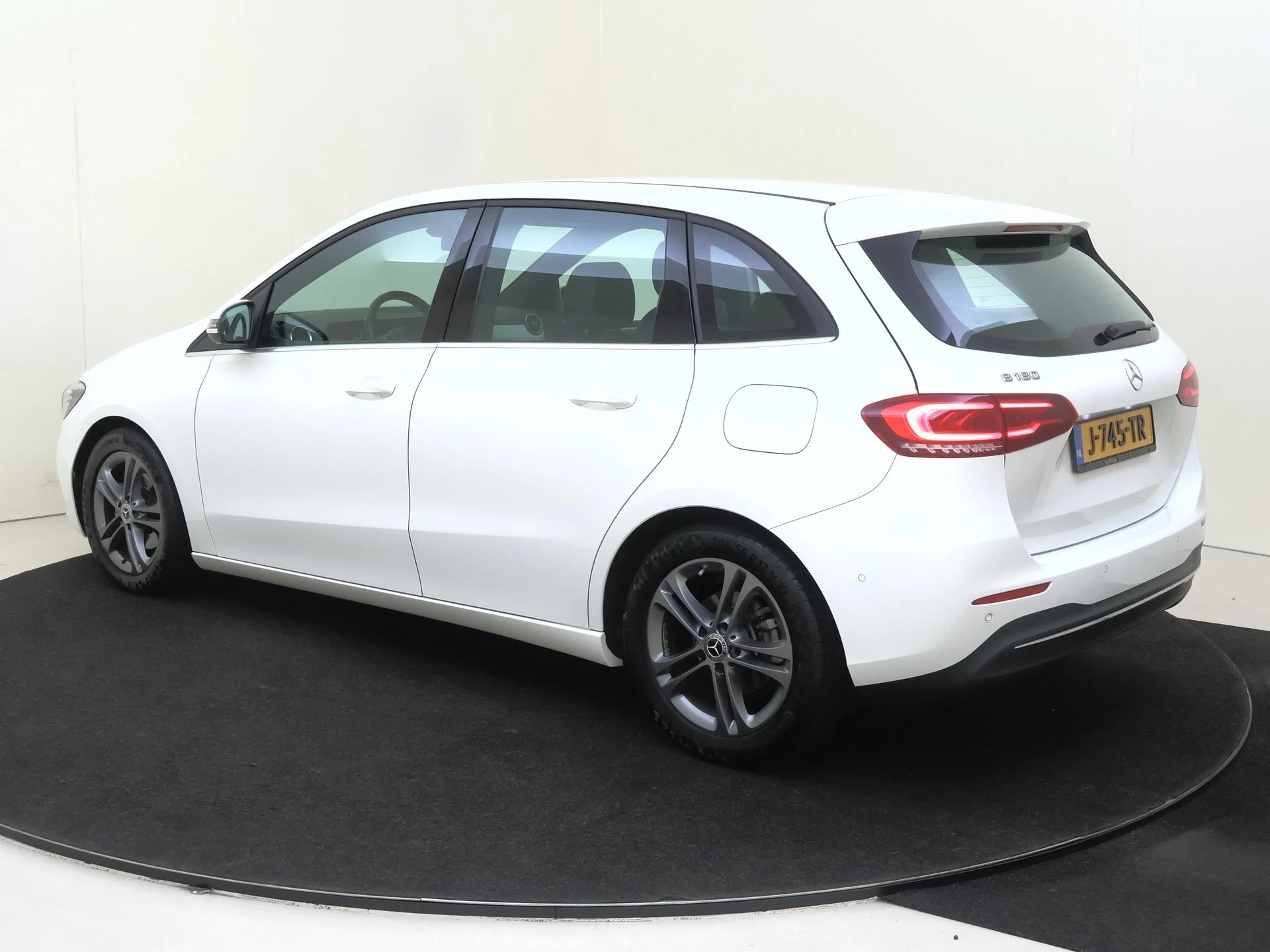 Mercedes-Benz-B-Klasse-image-2