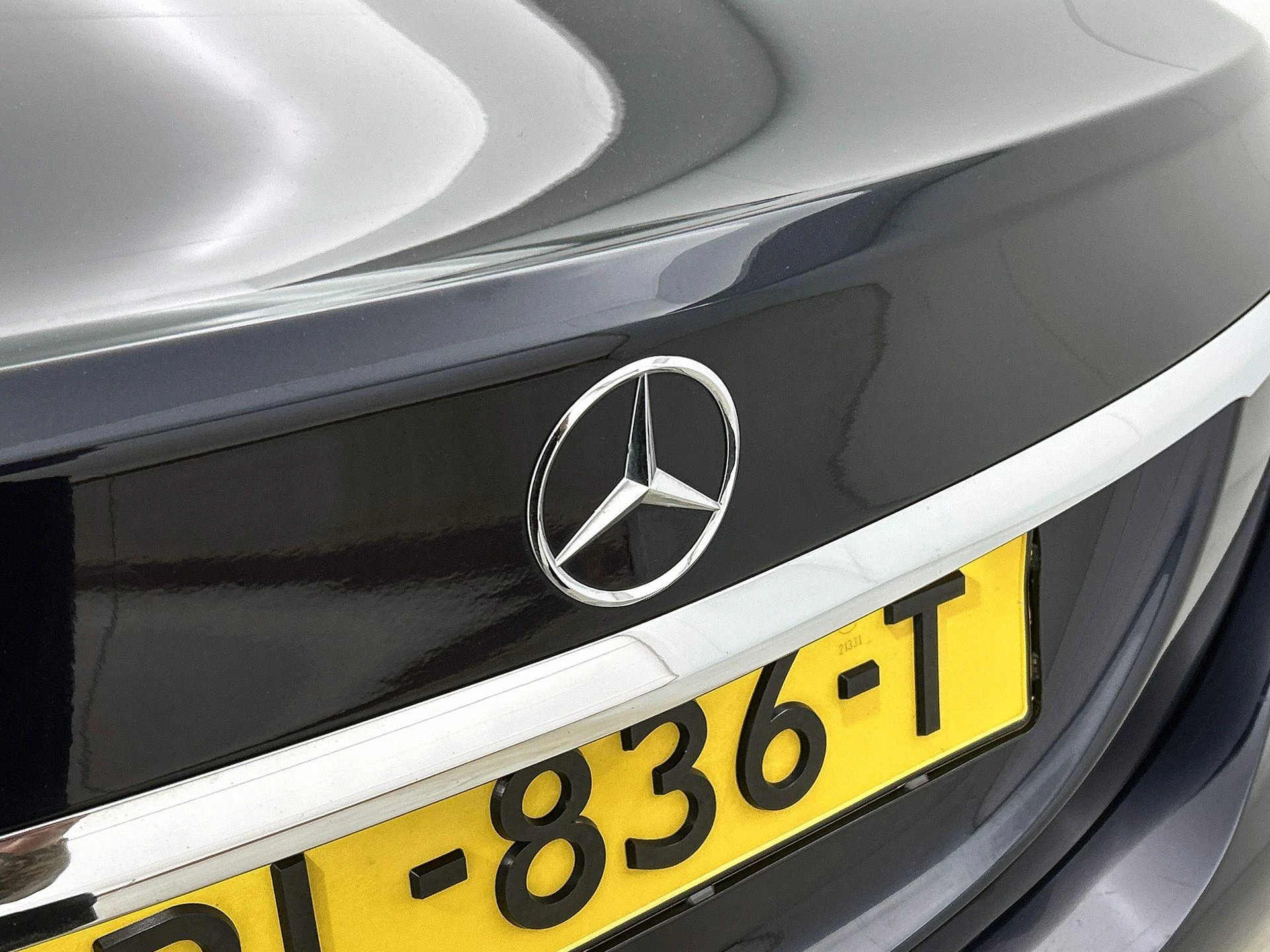 Mercedes-Benz-C-Klasse-image-21