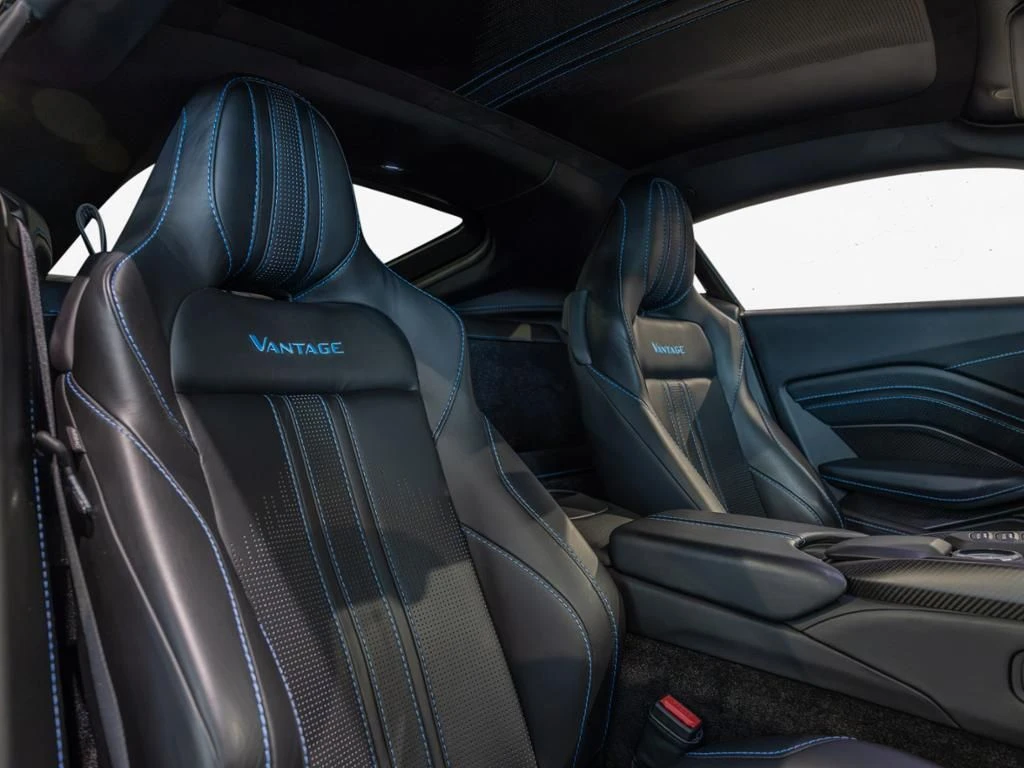 Aston Martin-V8 Vantage-image-12