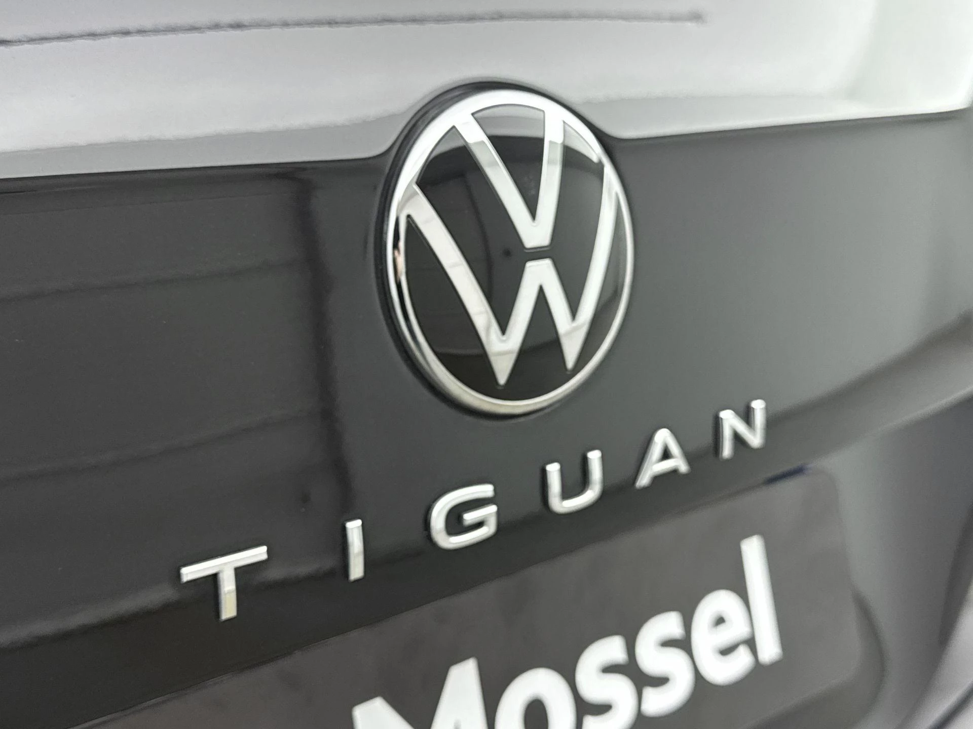 Volkswagen-Tiguan-image-13