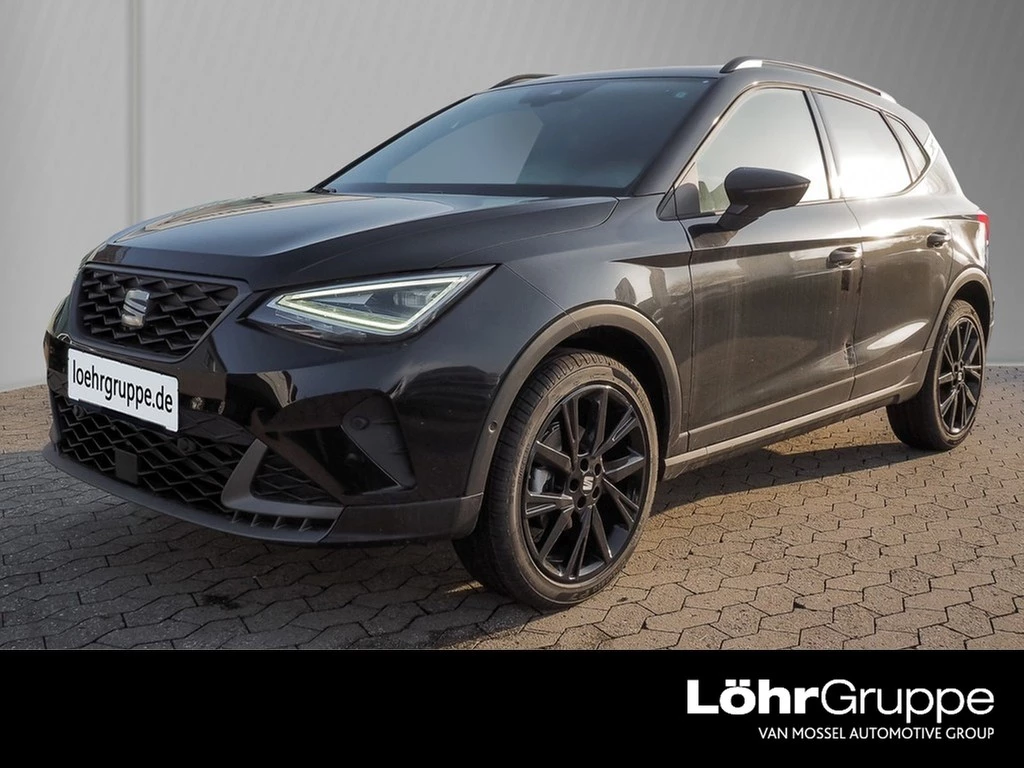 SEAT-Arona-image-0