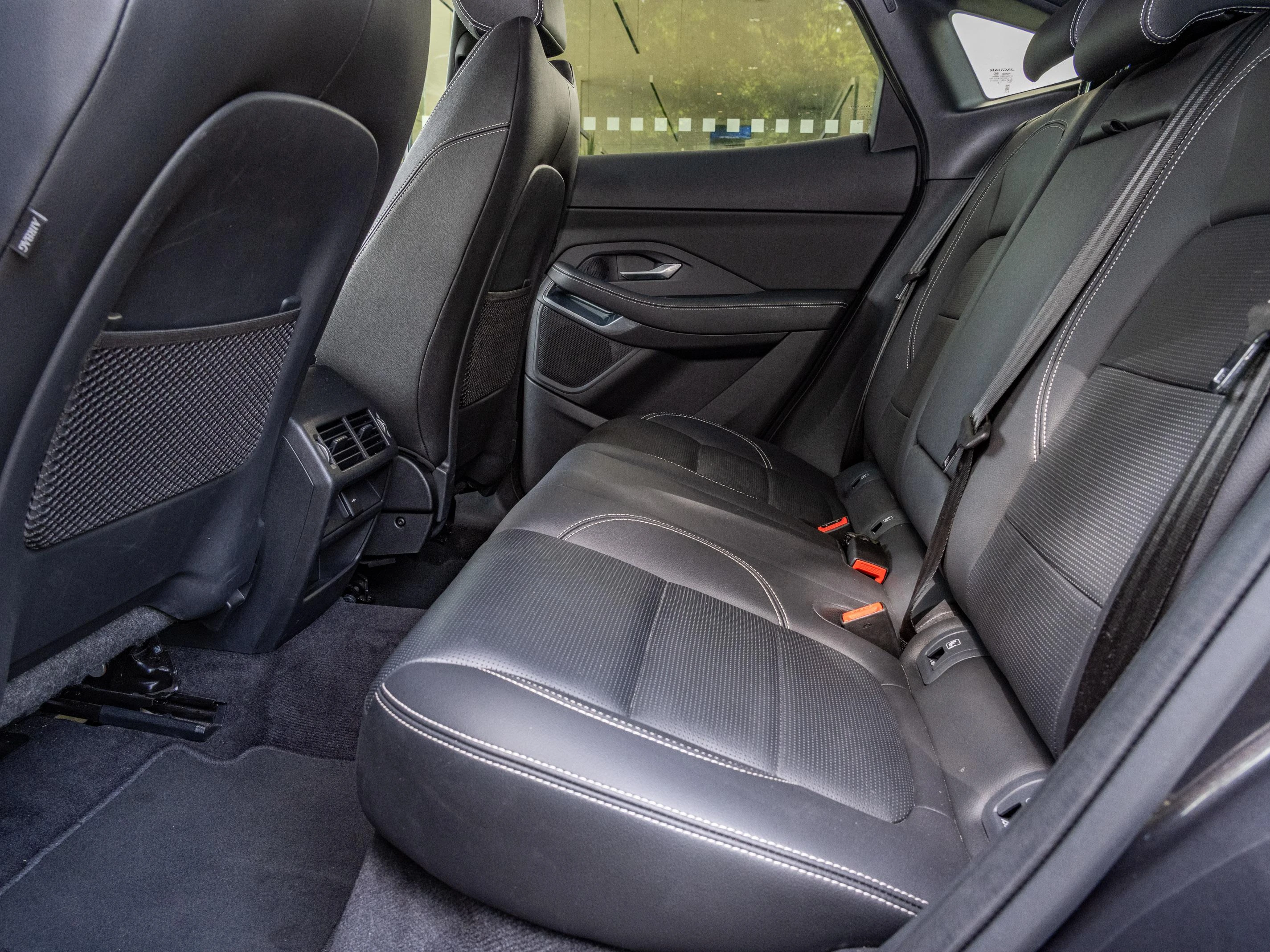 Jaguar E-PACE P300e R-Dynamic S