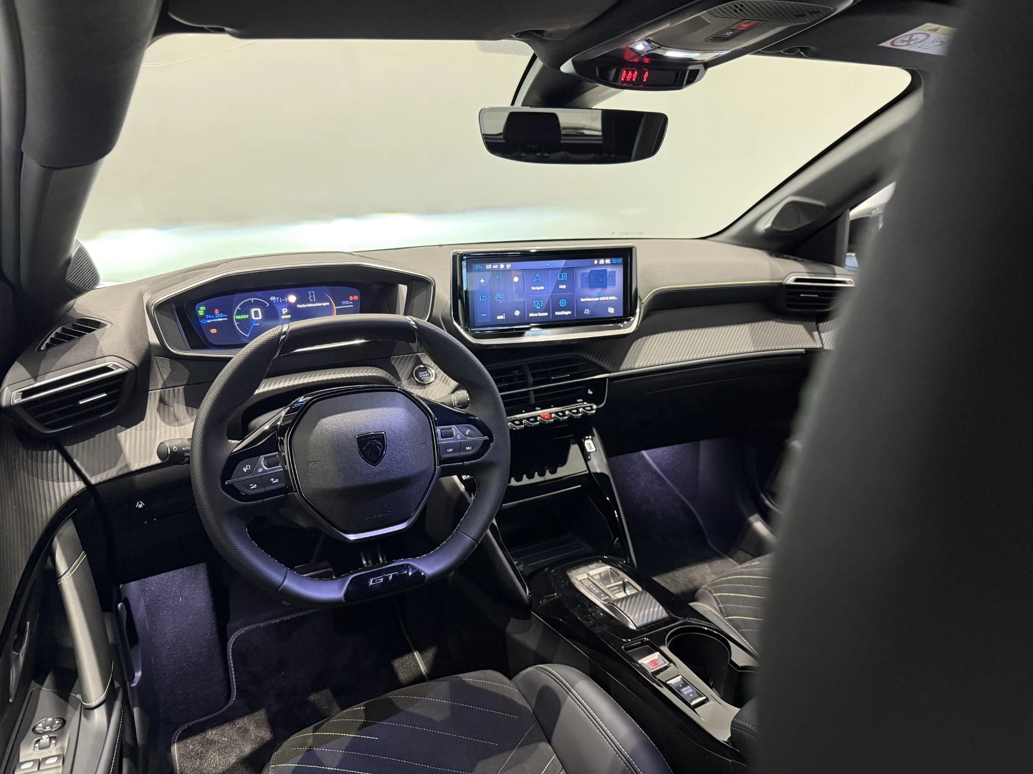 Peugeot-e-208-image-11