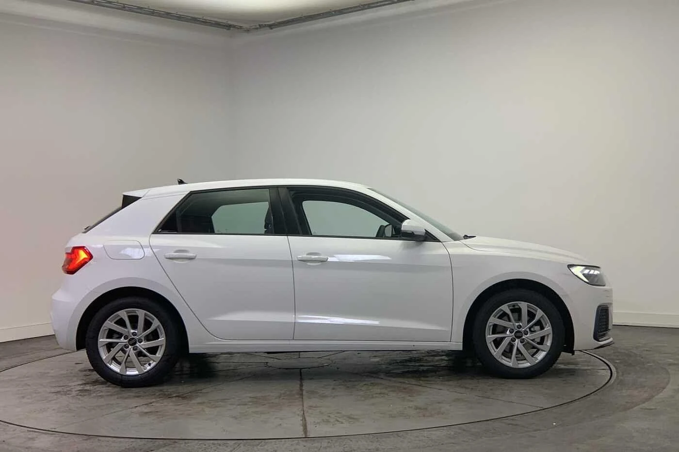 Audi-A1 Sportback-image-3