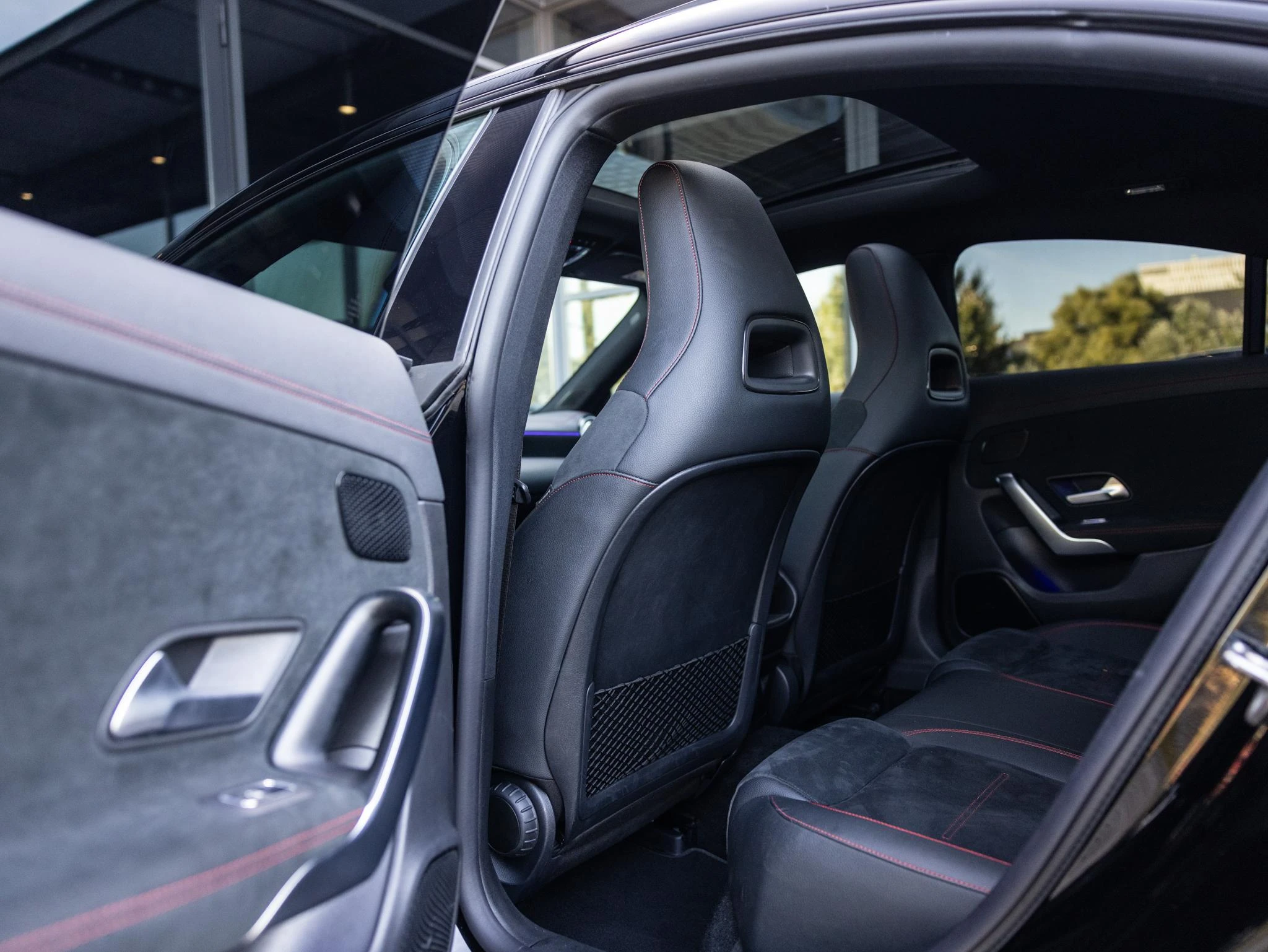 Mercedes-Benz-CLA-image-15