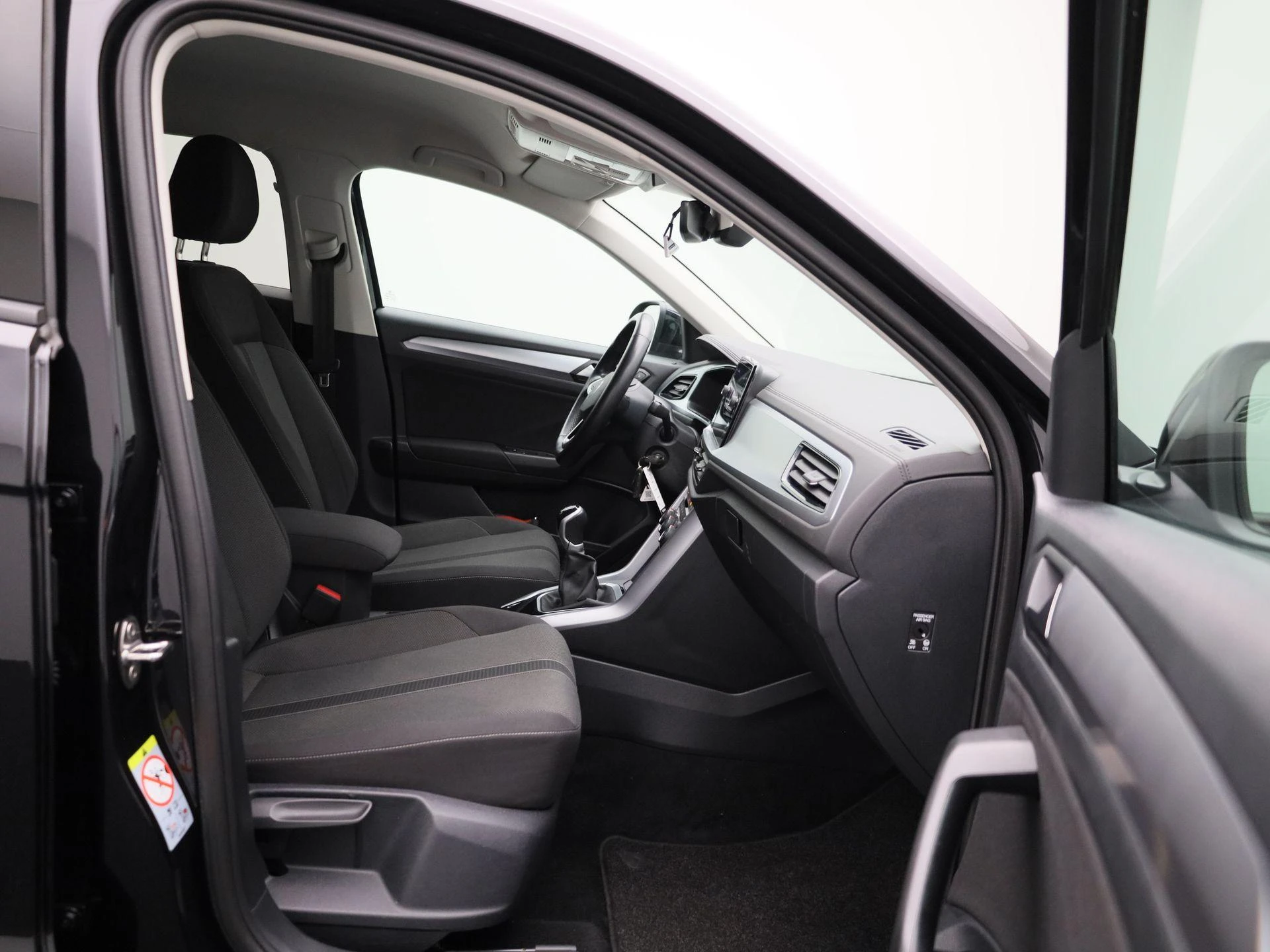 Volkswagen-T-Roc-image-31