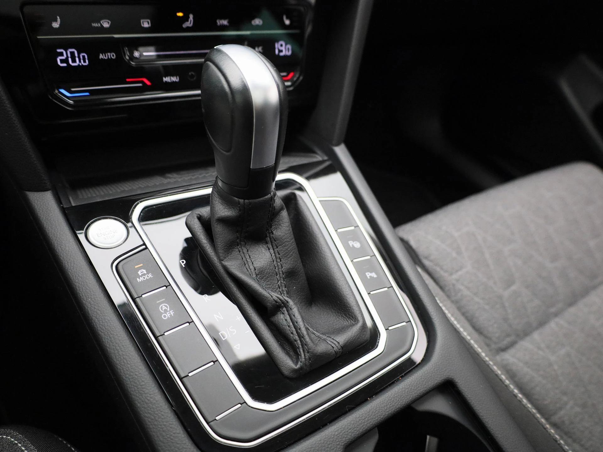 Volkswagen-Passat-image-24
