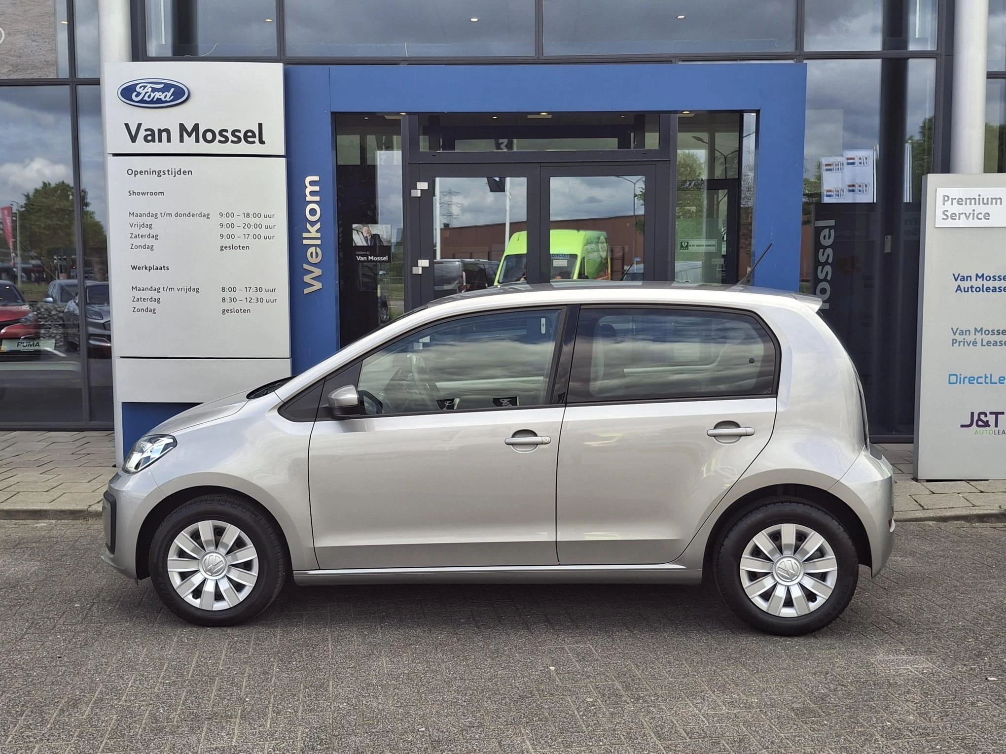 Volkswagen-up!-image-3