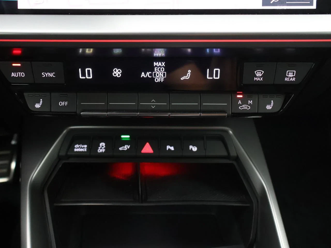 Audi A3 Sportback PHEV Audi A3 Sportback Competition 45TFSIe 245PK *AUTOMAAT*3X S-LINE*CAMERA*PDC*SPORTZETELS*ACC*NAVI*APP-CONNECT*...*