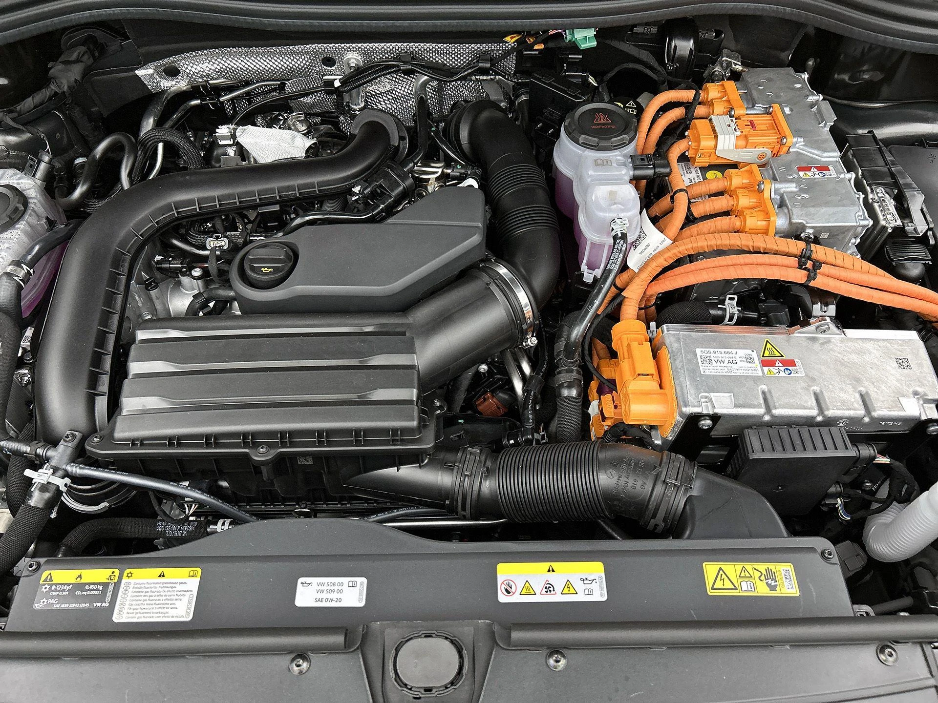 Volkswagen-Tiguan-image-25