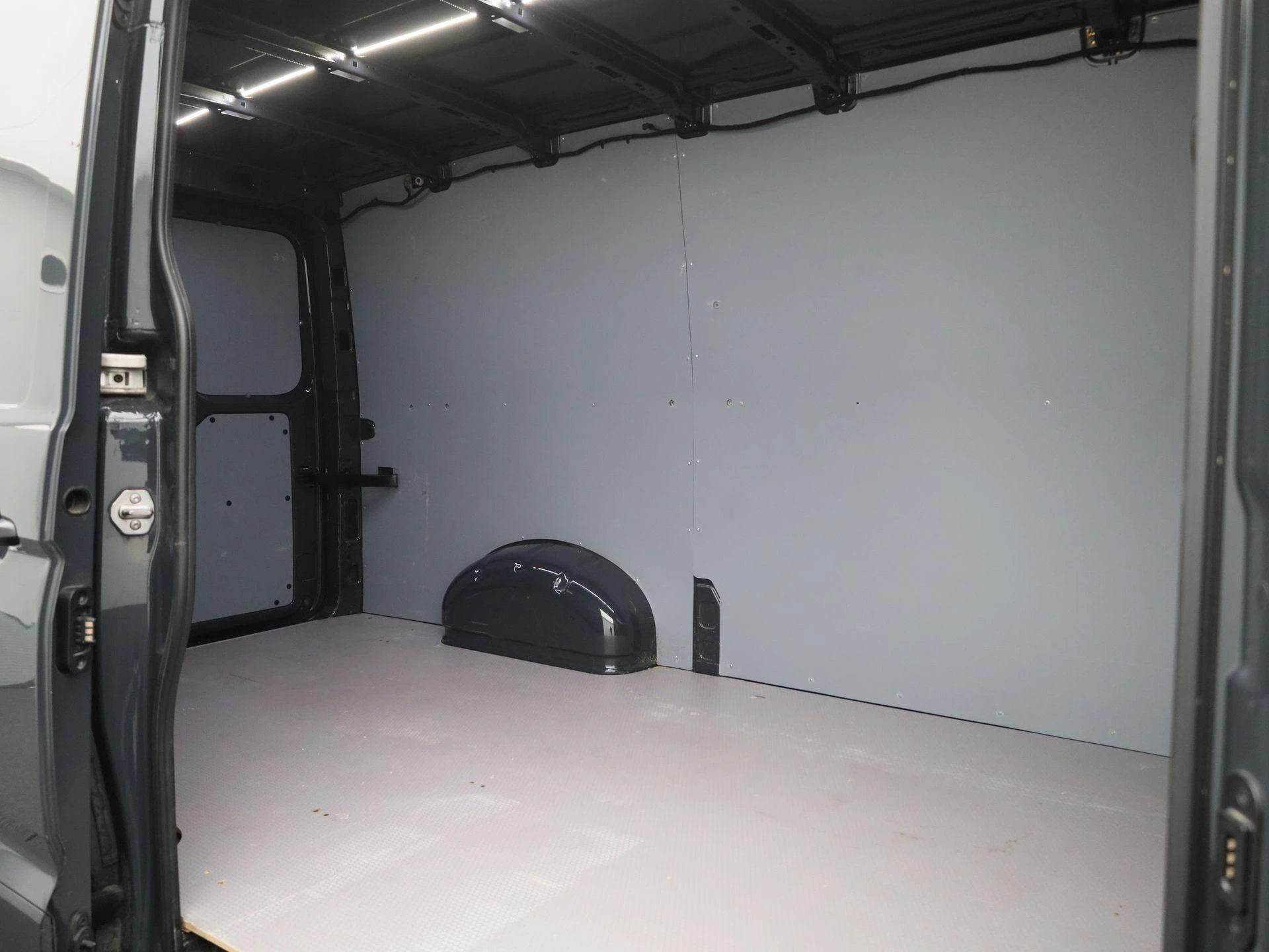 Volkswagen-Crafter-image-12