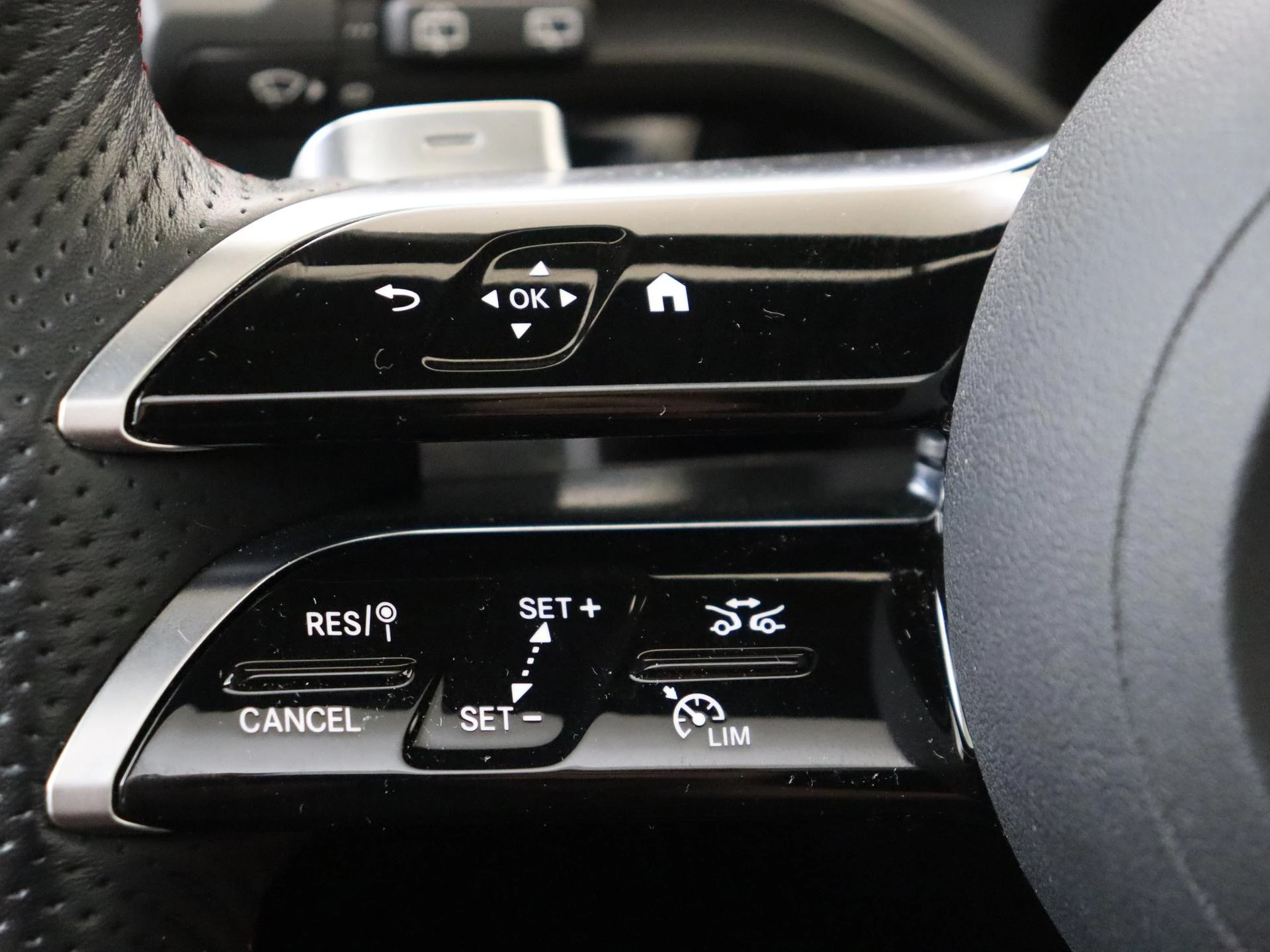 Mercedes-Benz-A-Klasse-image-16