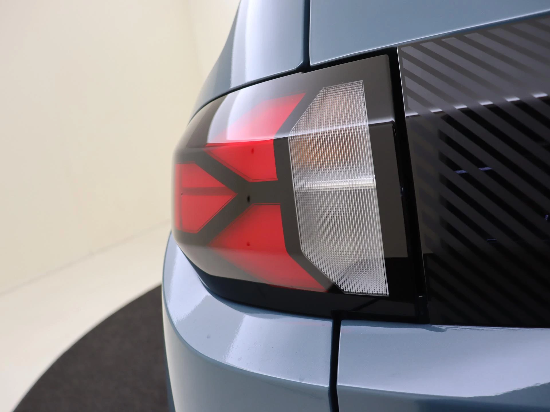 Dacia-Spring-image-24