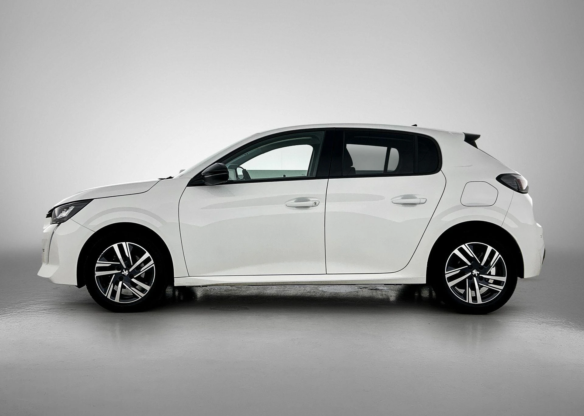 Peugeot-208-image-1
