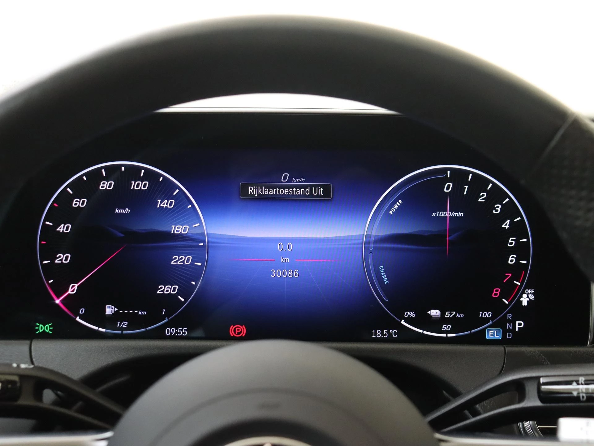 Mercedes-Benz-E-Klasse-image-11