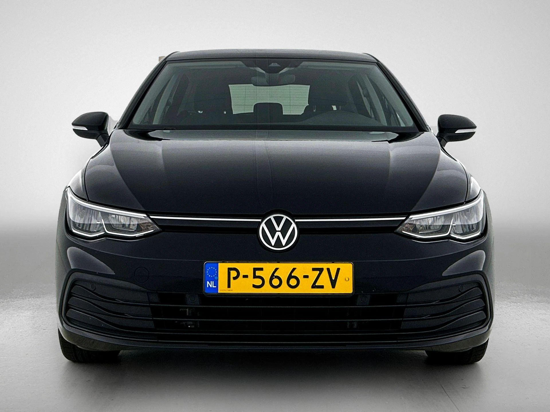 Volkswagen-Golf-image-4