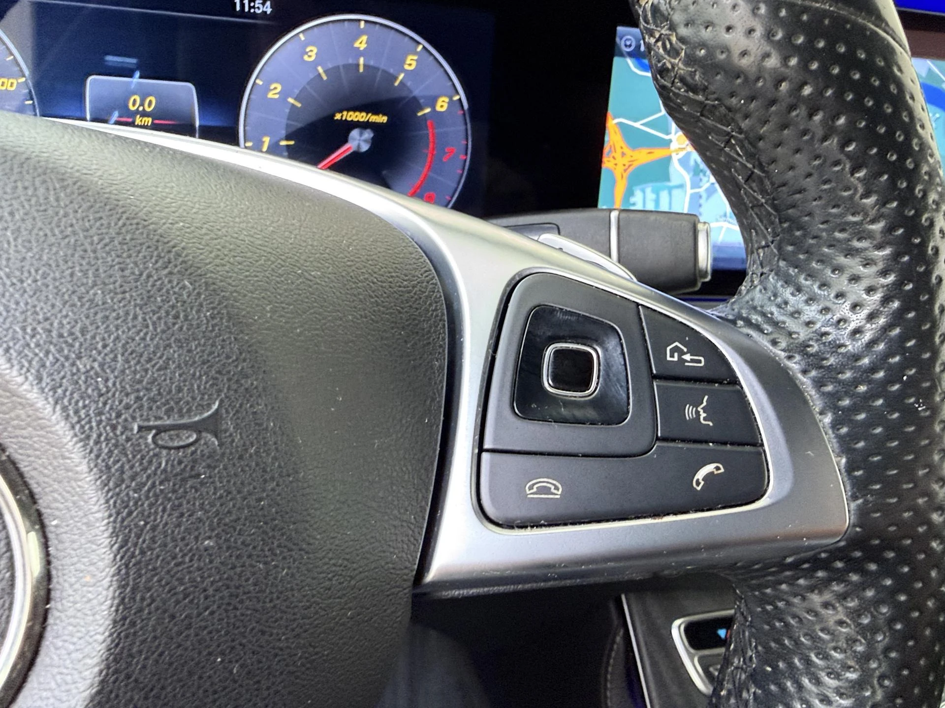 Mercedes-Benz-E-Klasse-image-12