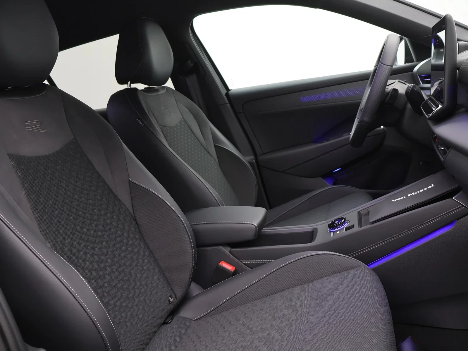 Volkswagen-T-Roc-image-6