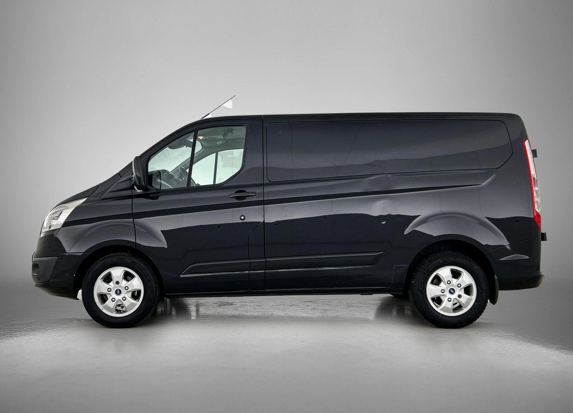 Ford-Transit Custom-image-1
