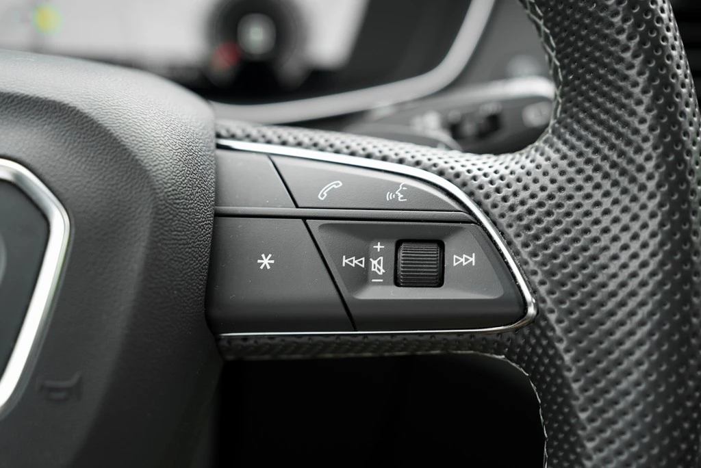 Audi Q5 50 TDI S line Matrix Panorama 360° B&O Headup