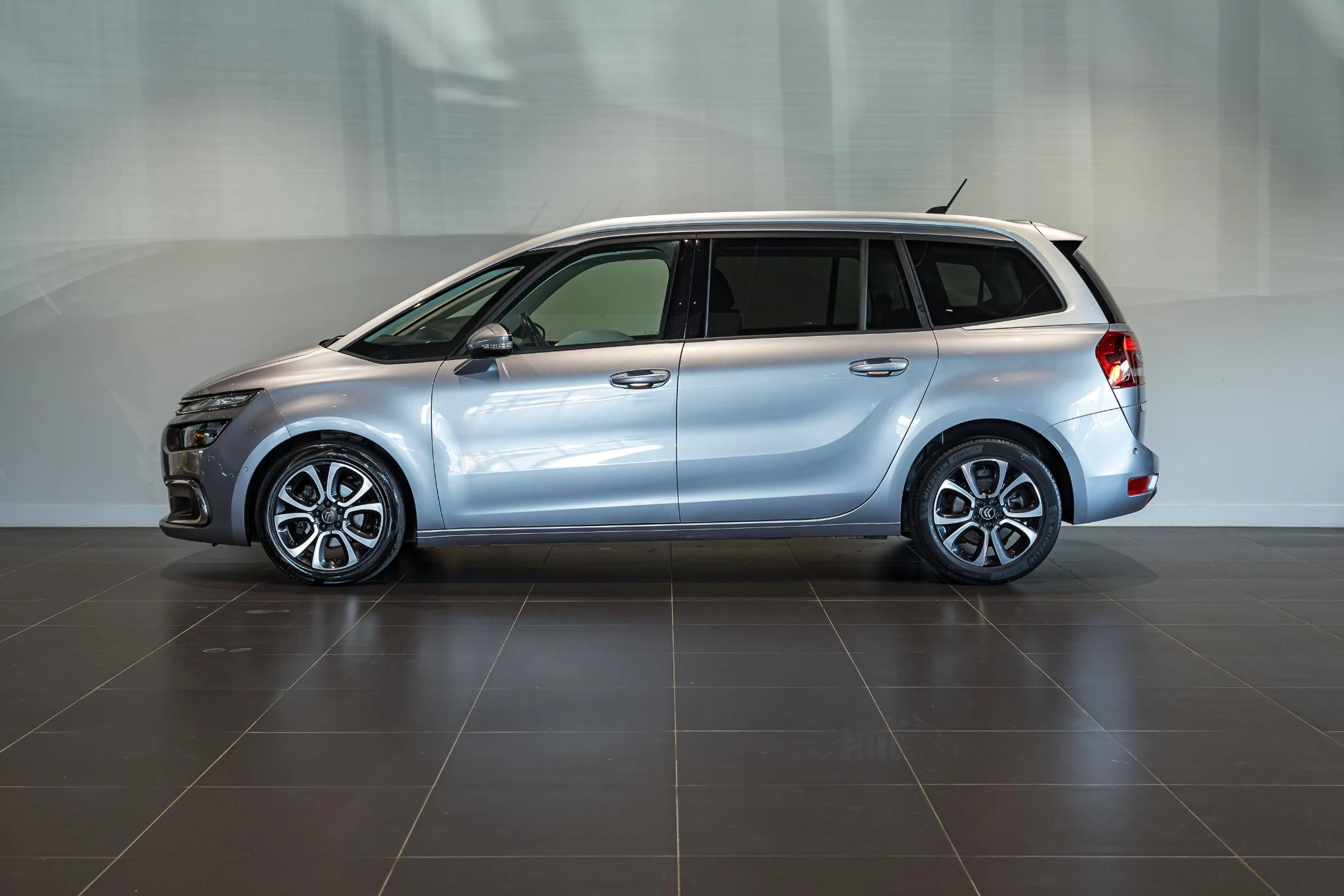 Citroën-C4 Spacetourer-image-4