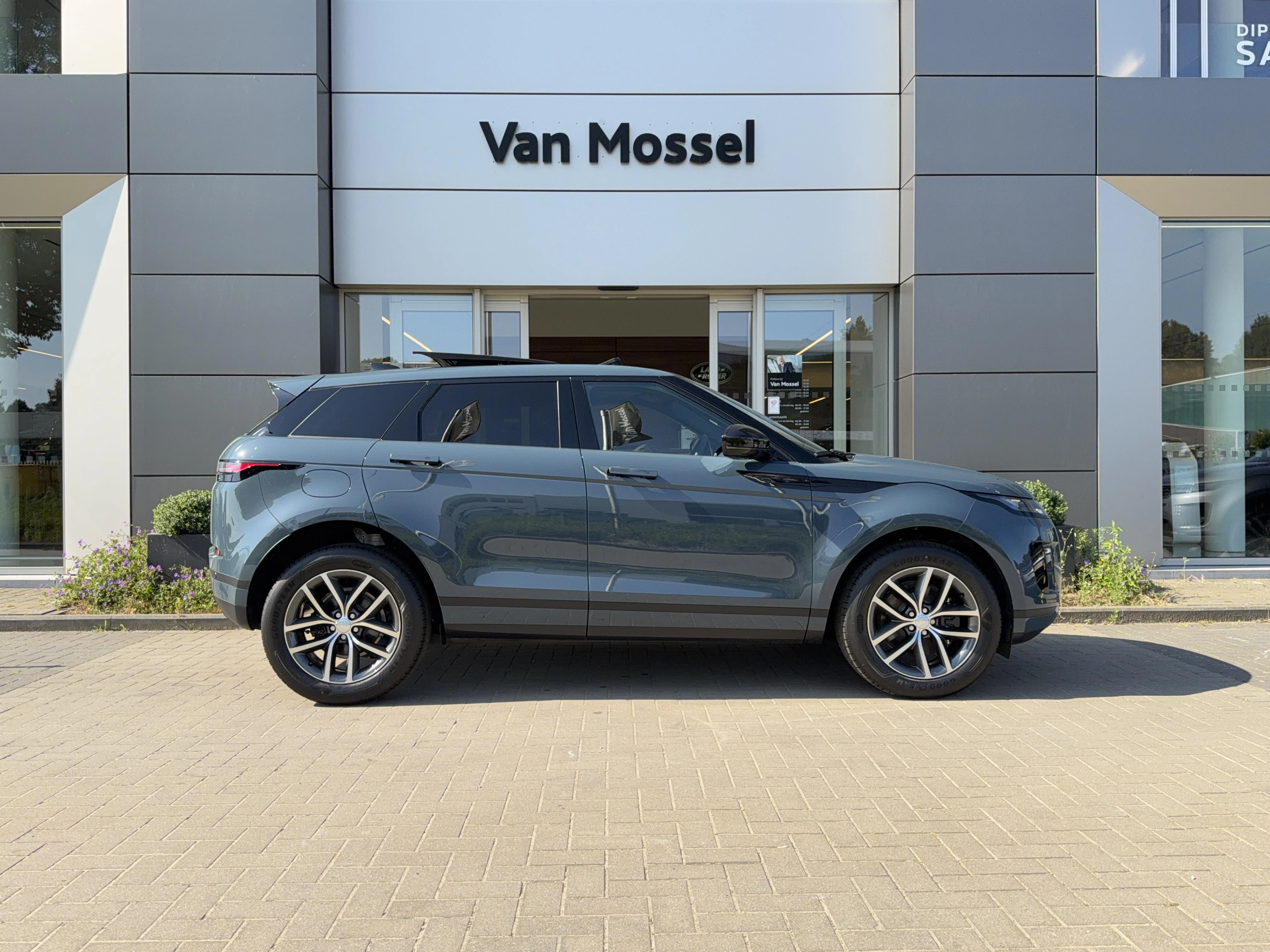 Land Rover Range Rover Evoque P160 S FWD Auto. 26.5MY