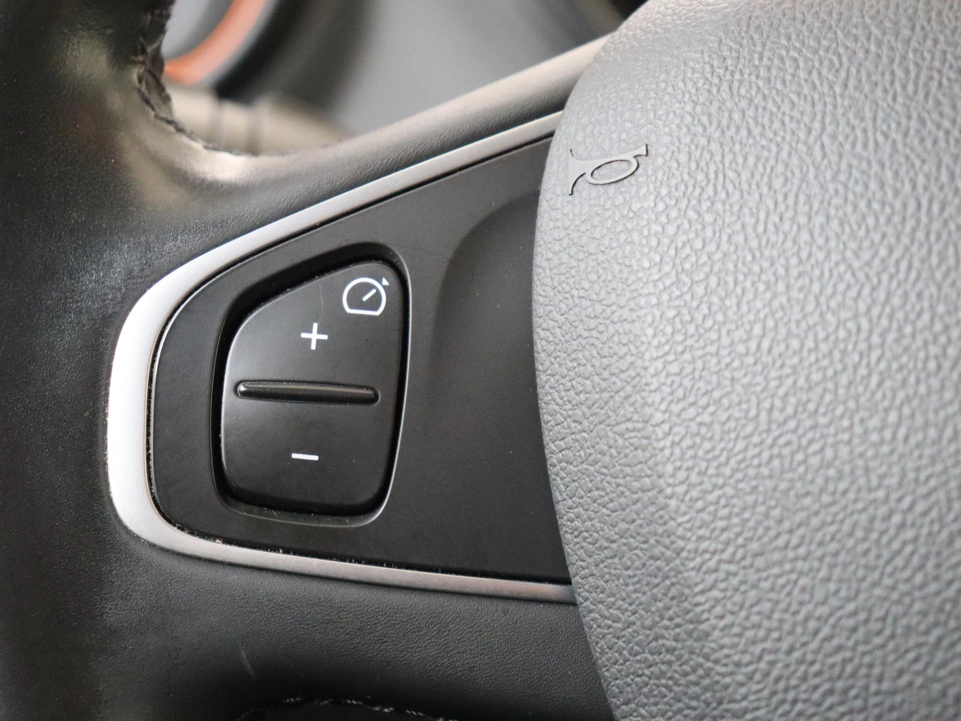 Renault-Captur-image-12