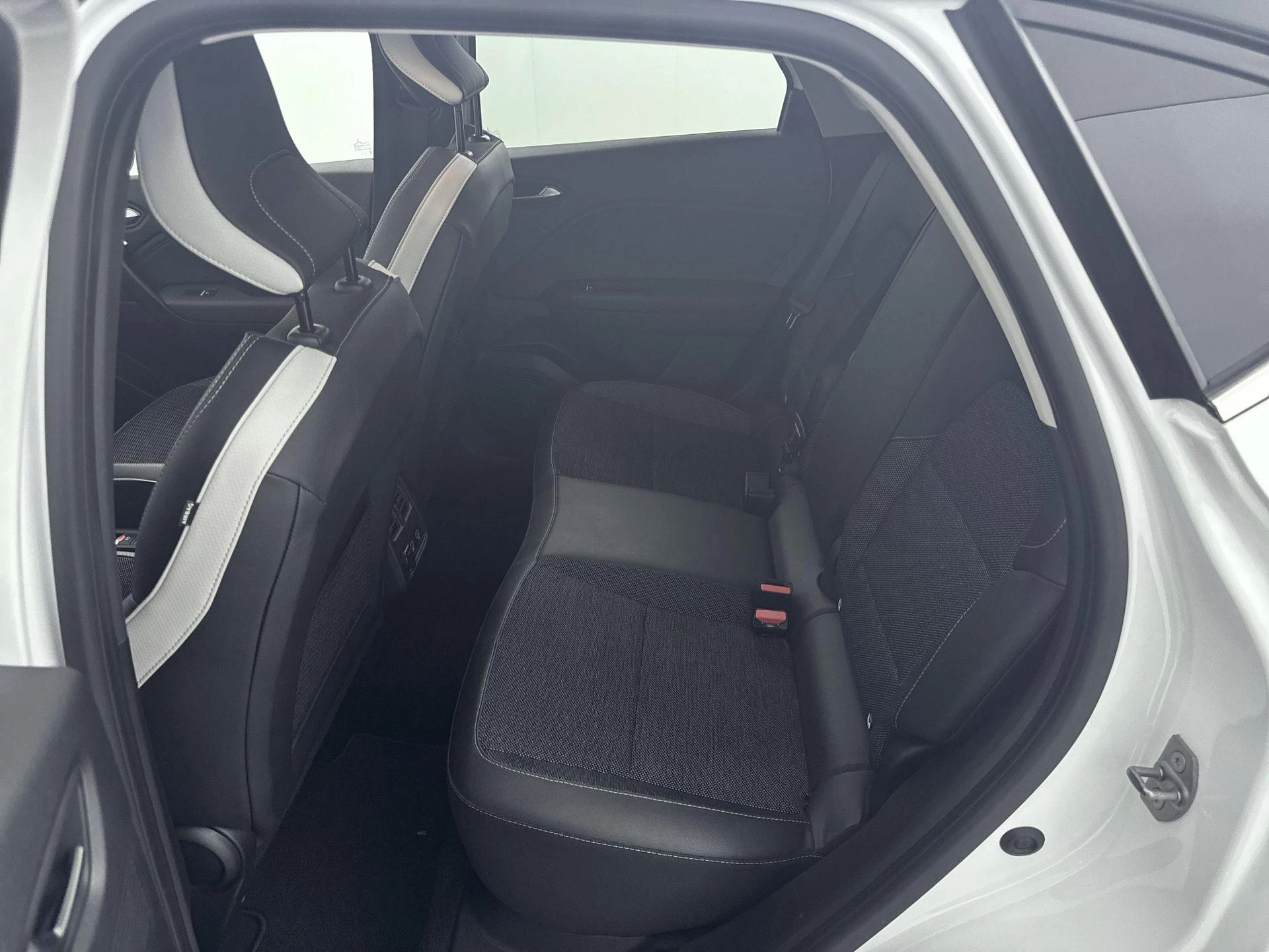 Renault Captur 1.3 mild hybrid 140Pk Techno