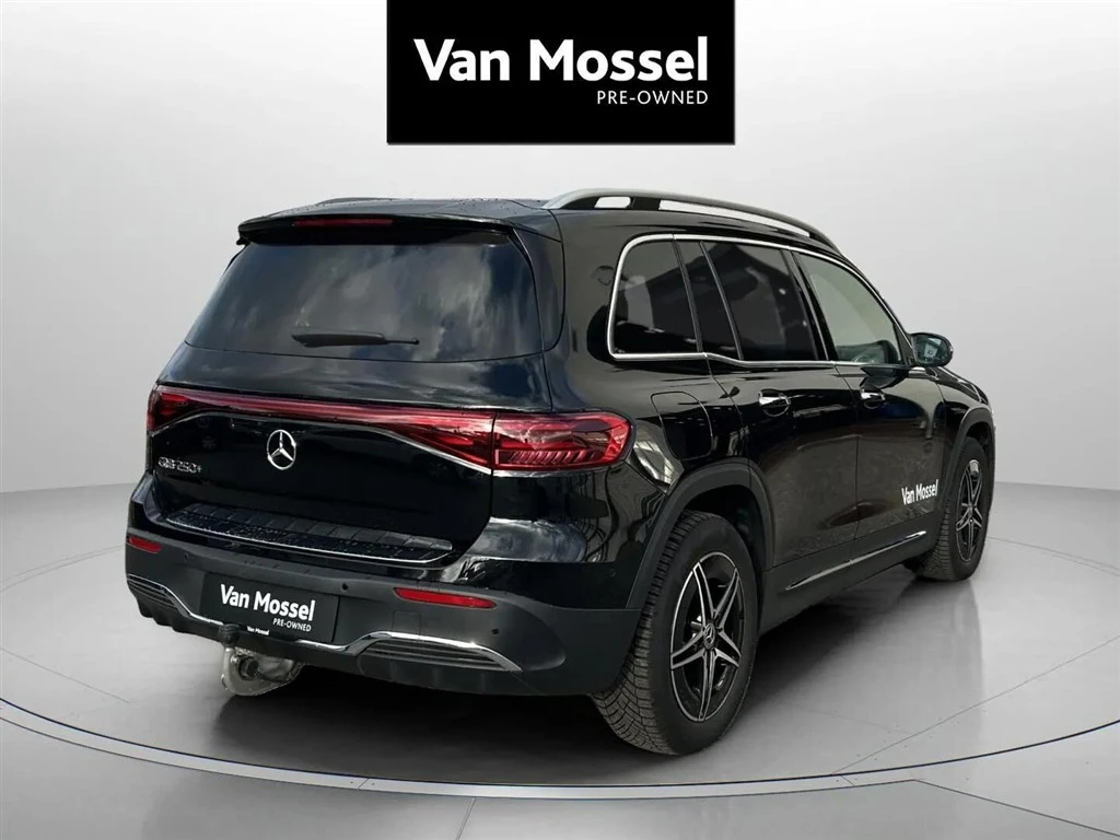 Mercedes-Benz-EQB-image-4