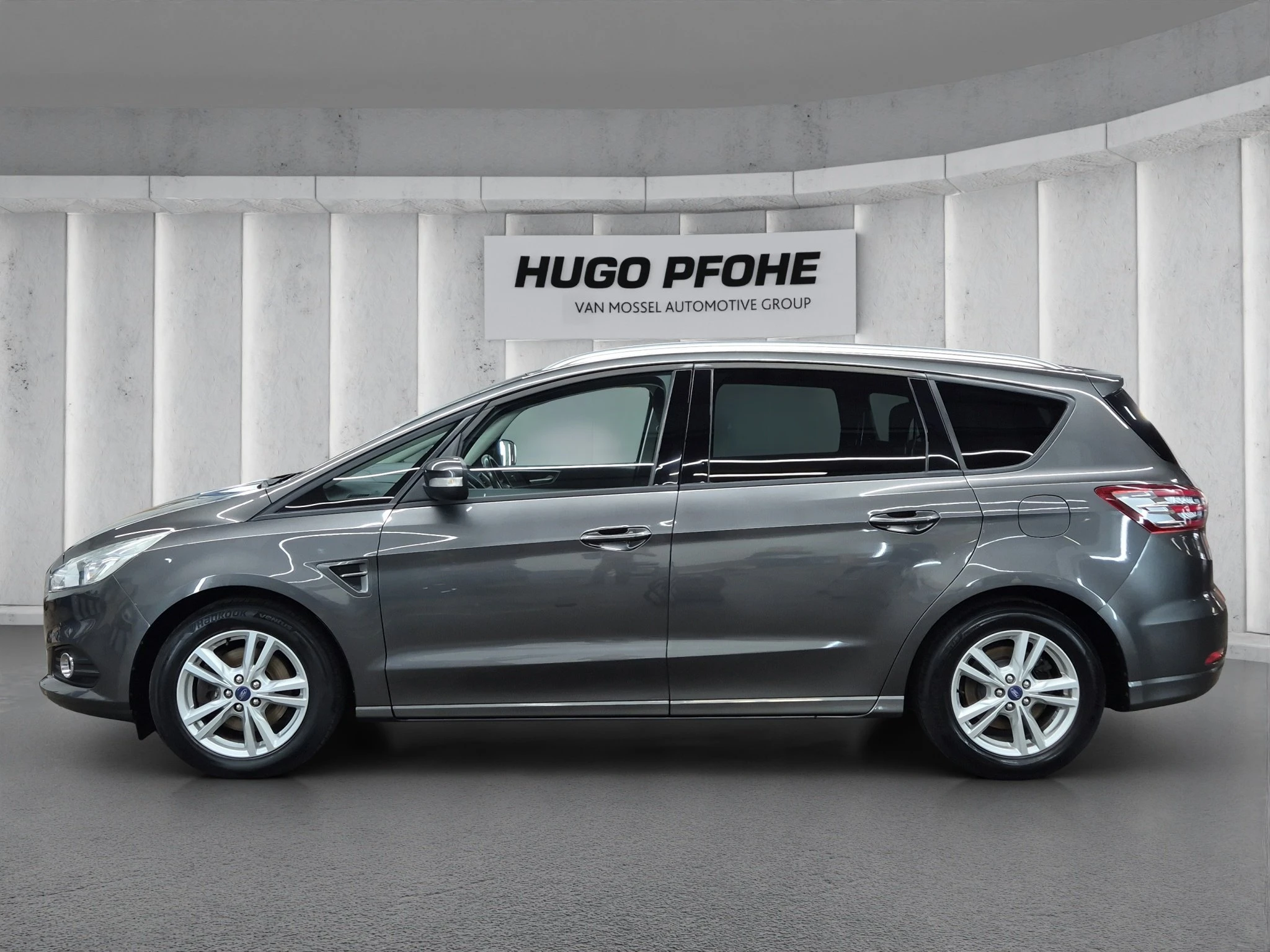 Ford-S-Max-image-1
