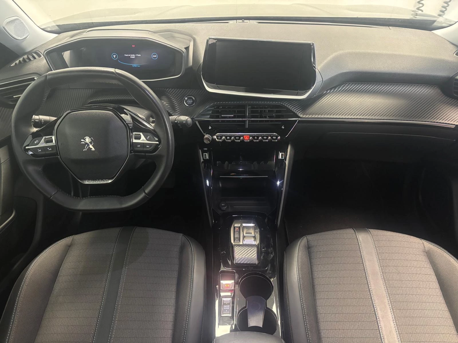 Peugeot-e-2008-image-5