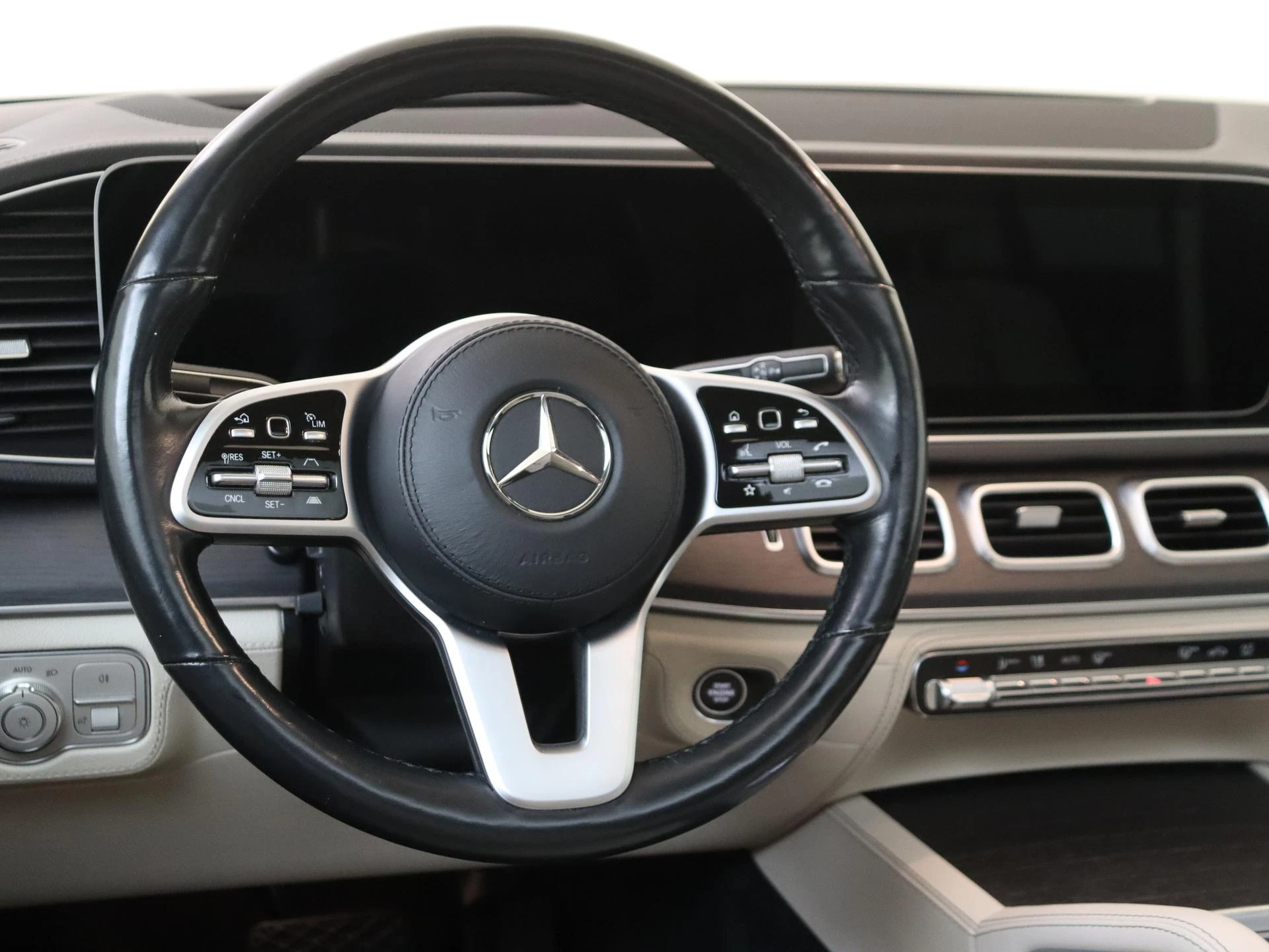 Mercedes-Benz-GLE-image-9