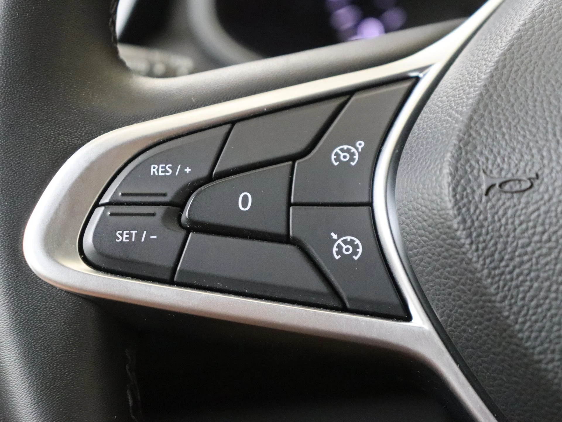 Renault-Clio-image-12