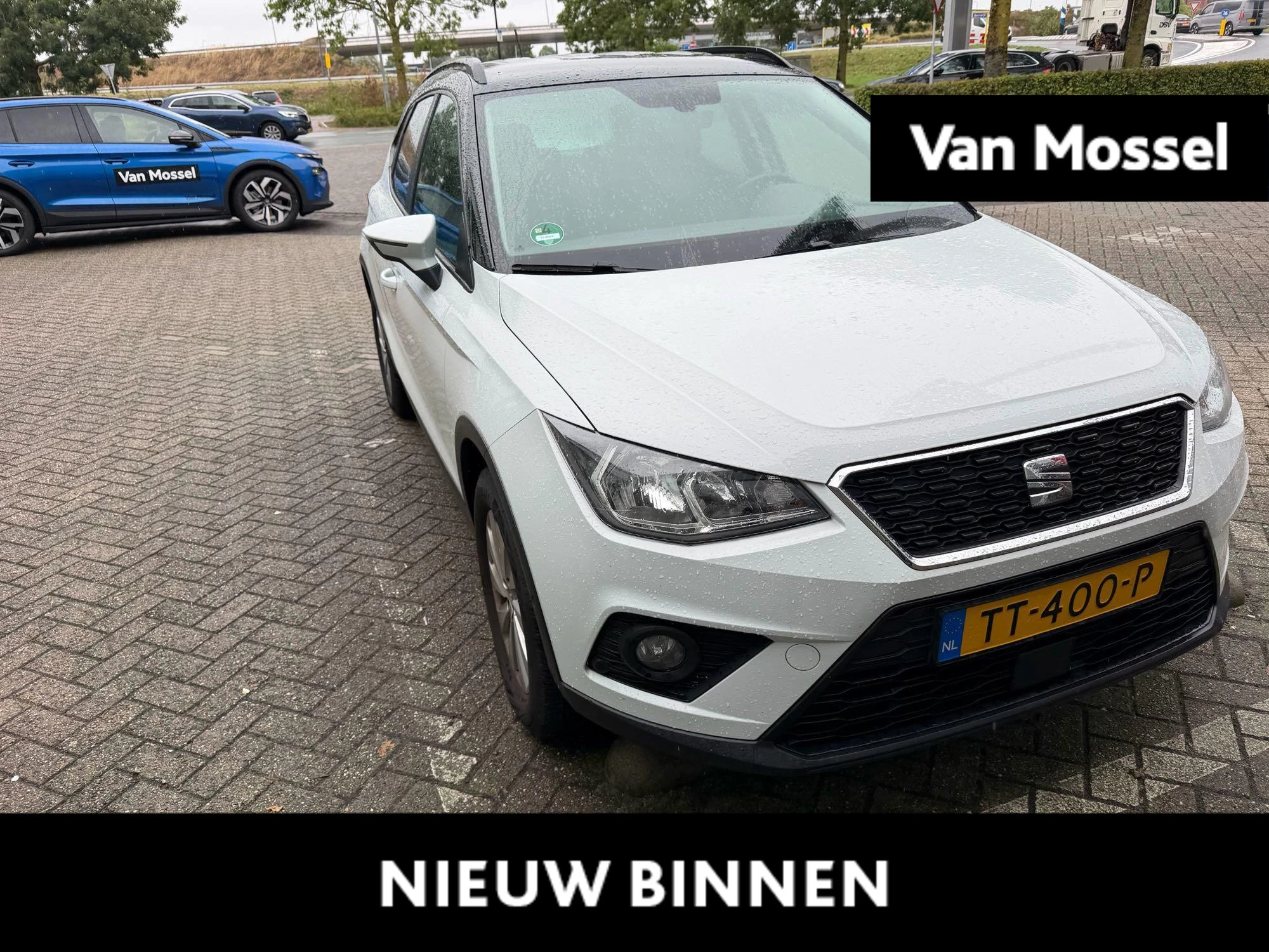 SEAT-Arona-image-0