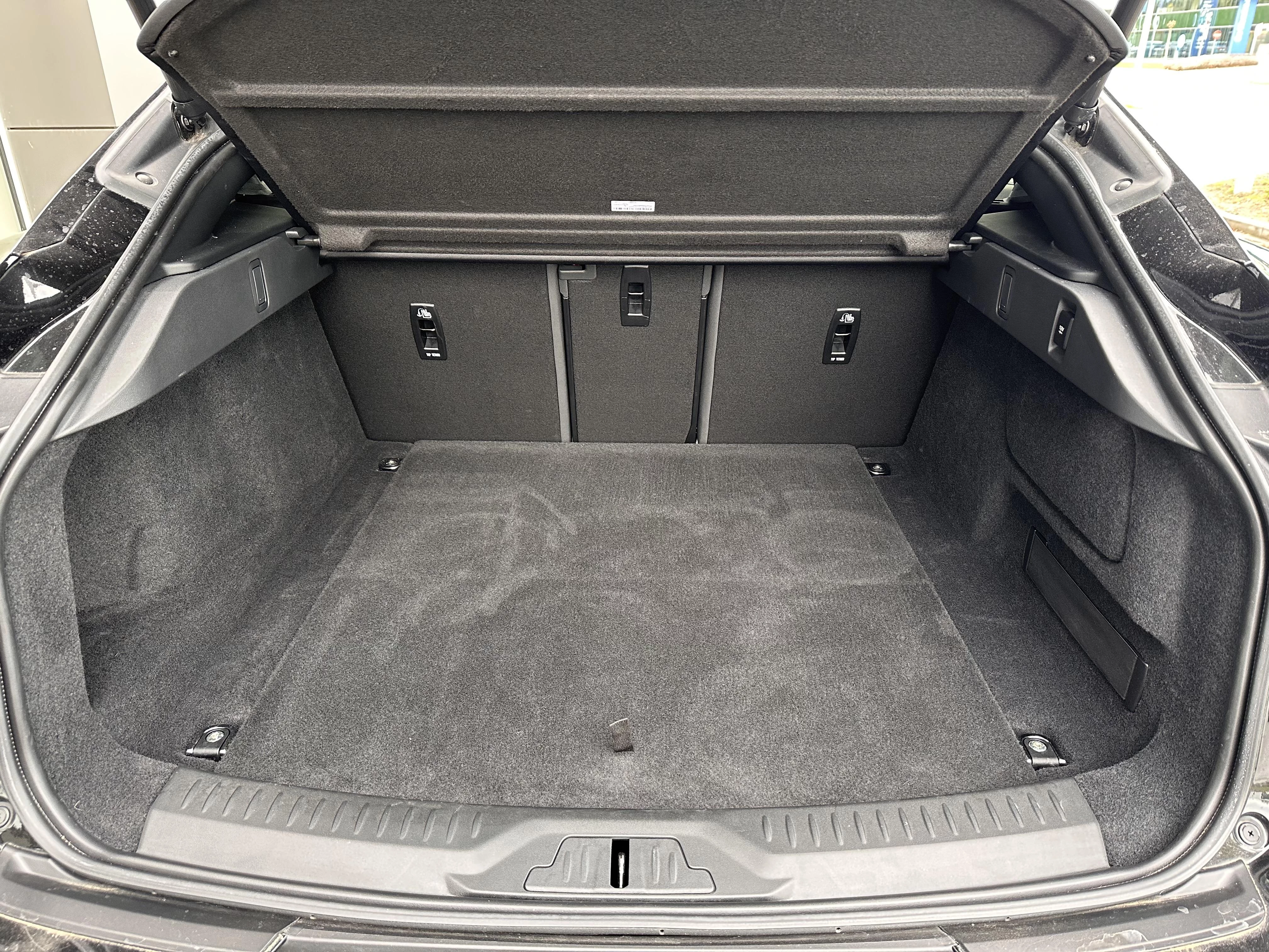 Jaguar-I-PACE-image-16