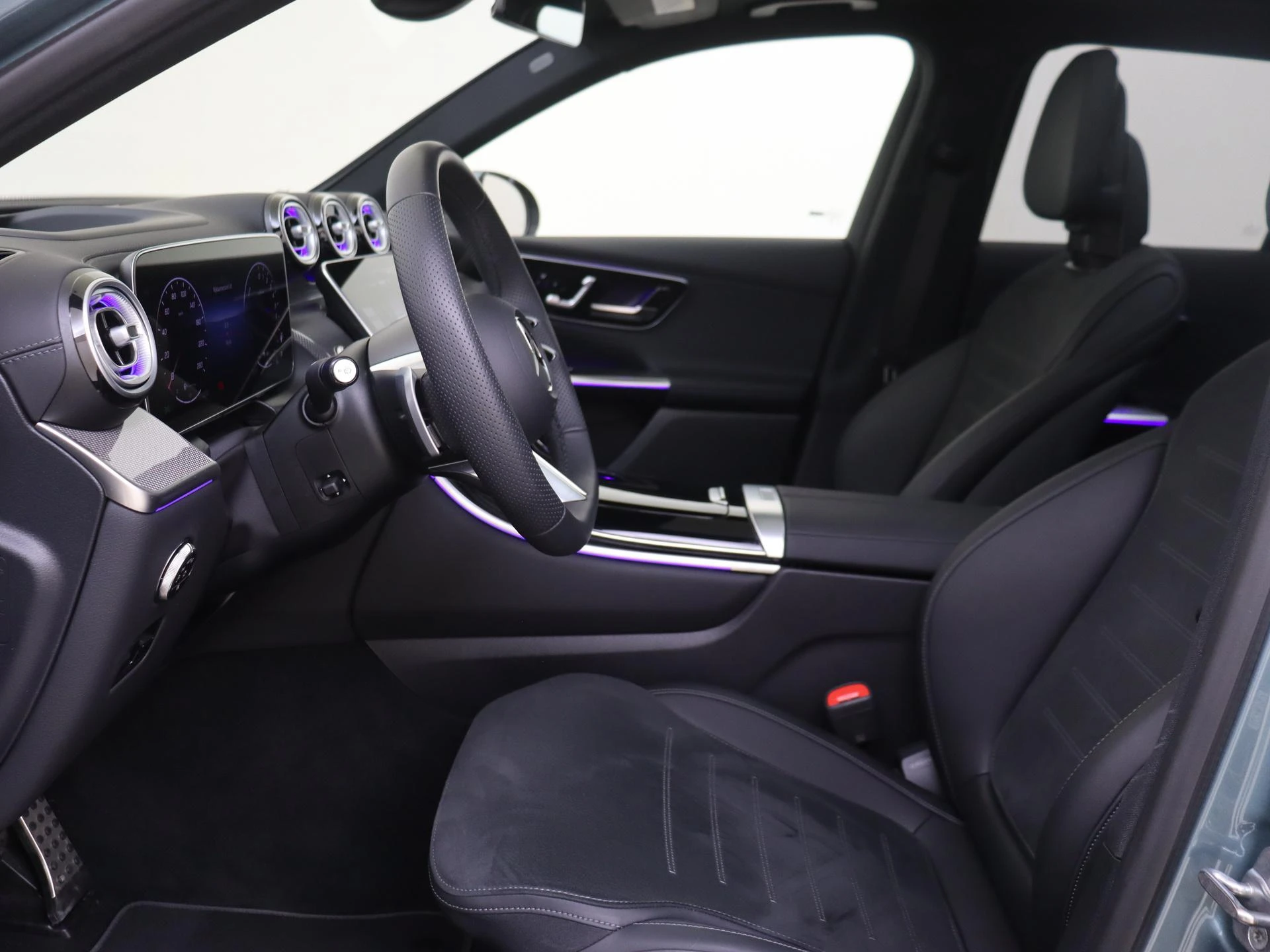 Mercedes-Benz-GLC-image-14