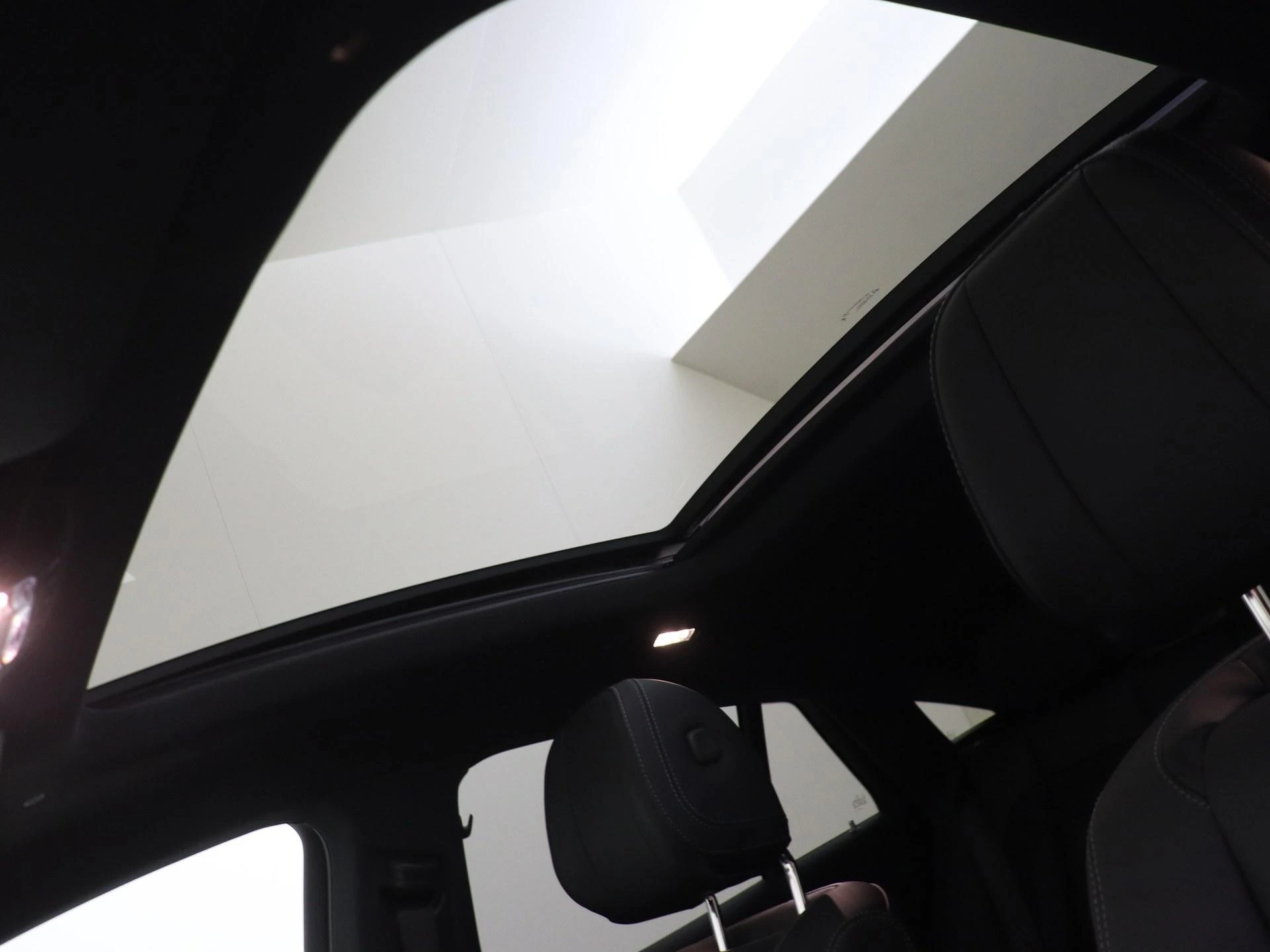 Mercedes-Benz-GLE-image-37