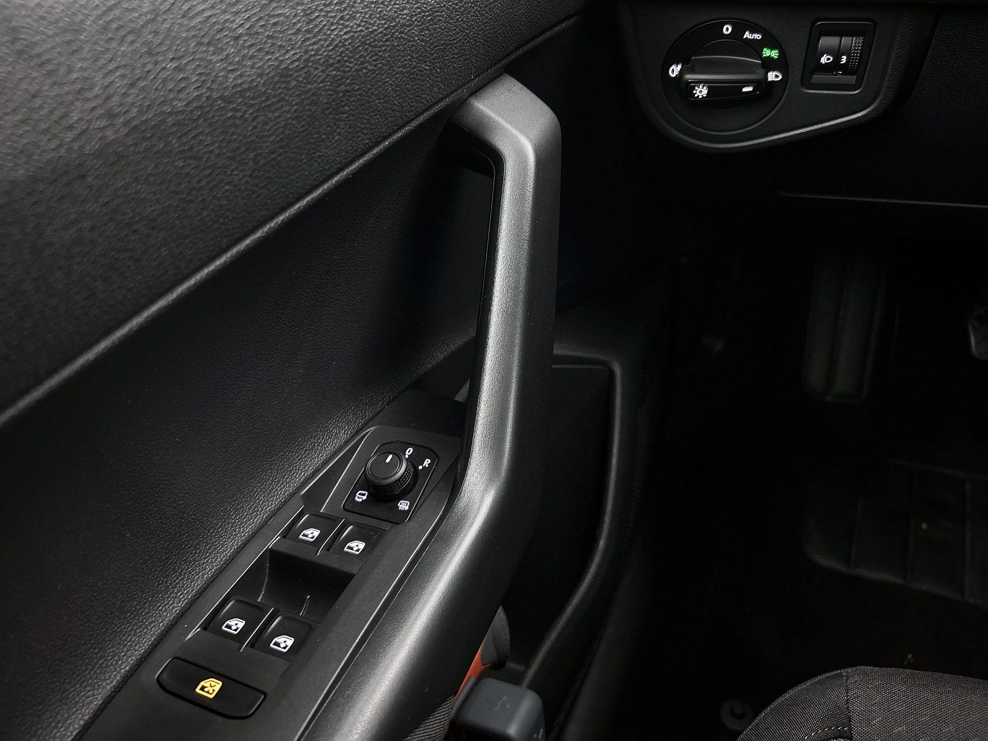 Volkswagen-Polo-image-28